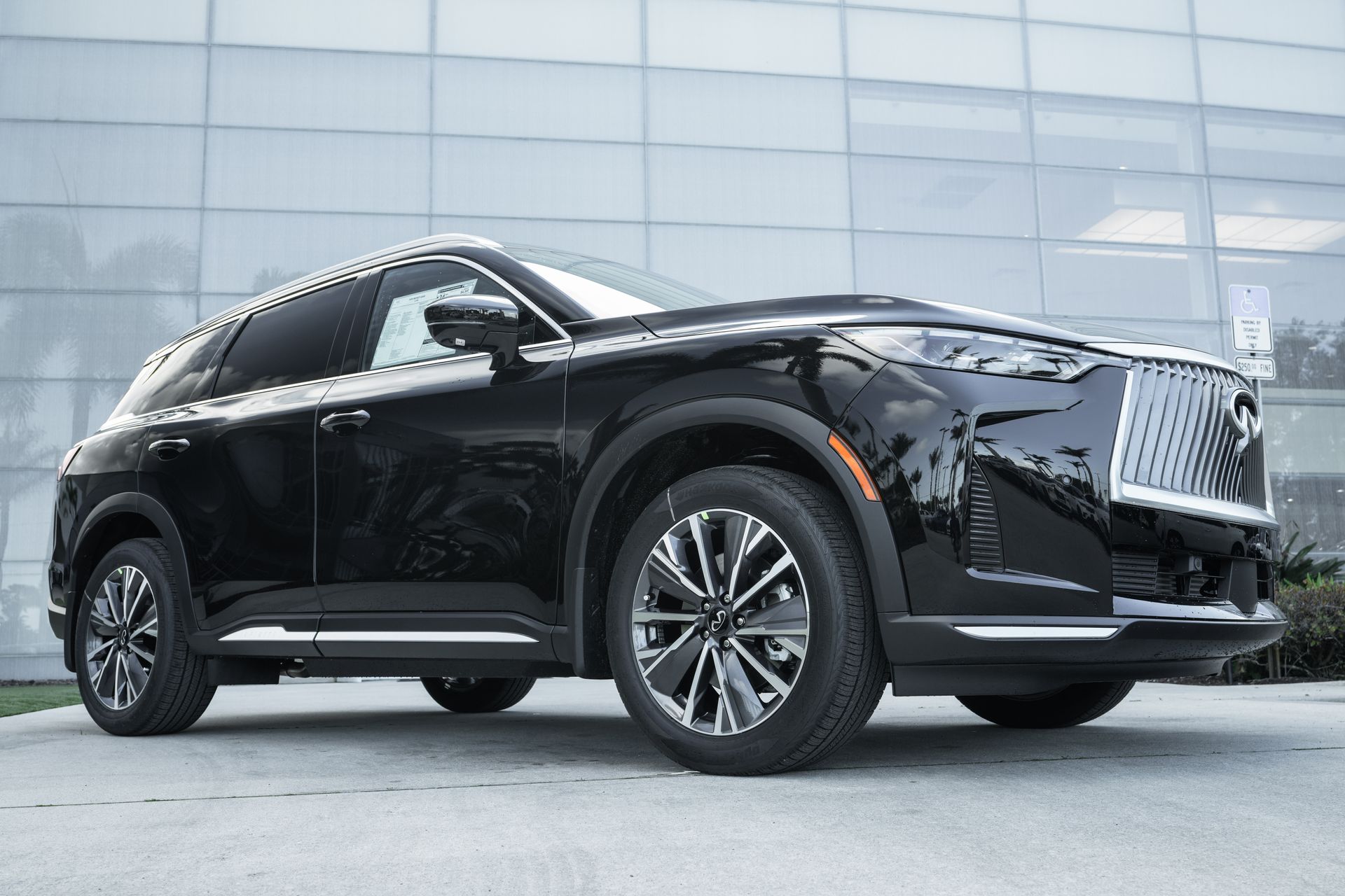 2026 INFINITI QX60 LUXE