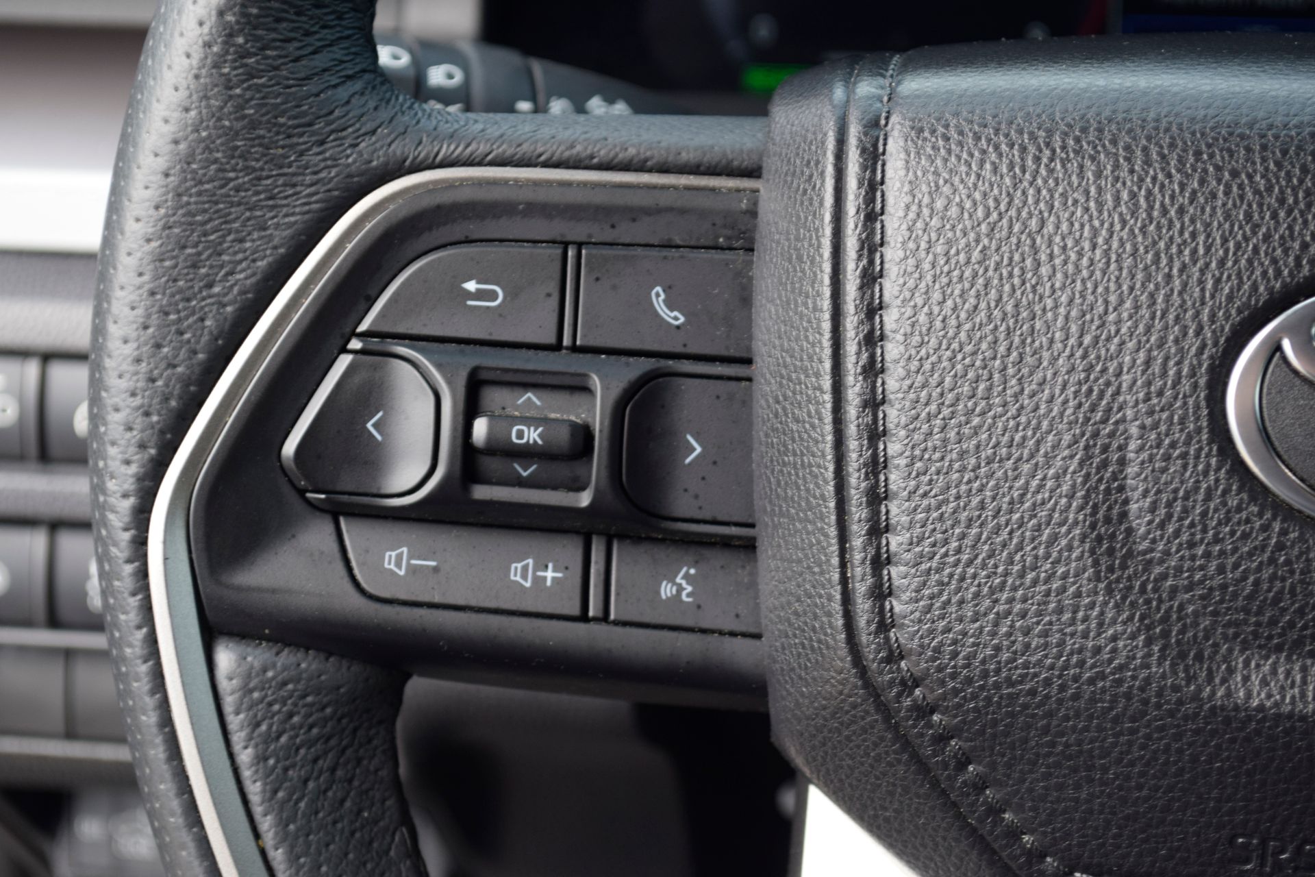 2025 Toyota Tacoma Hybrid TRD Off Road - 7