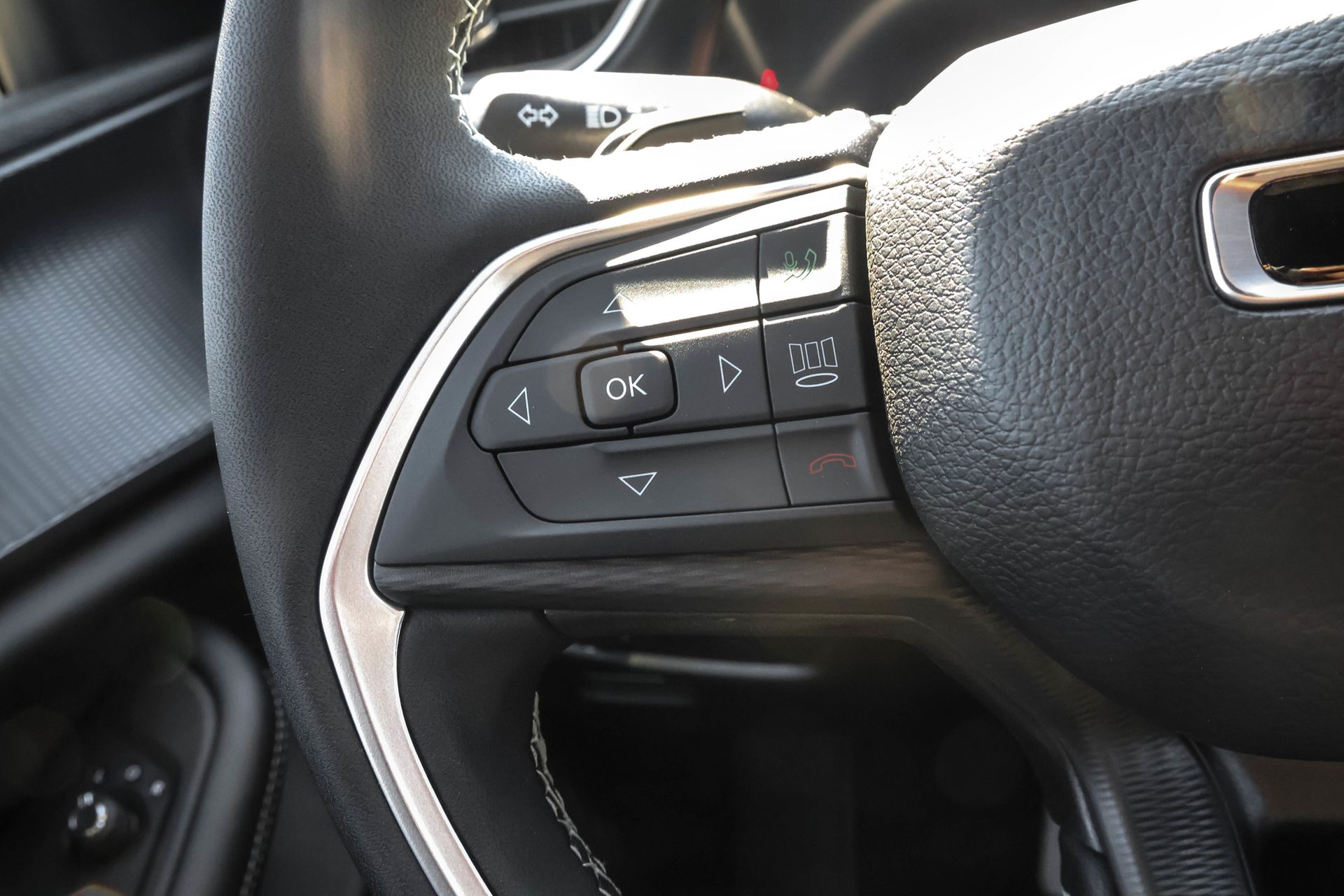 2025 JEEP GRAND CHEROKEE - Image 24