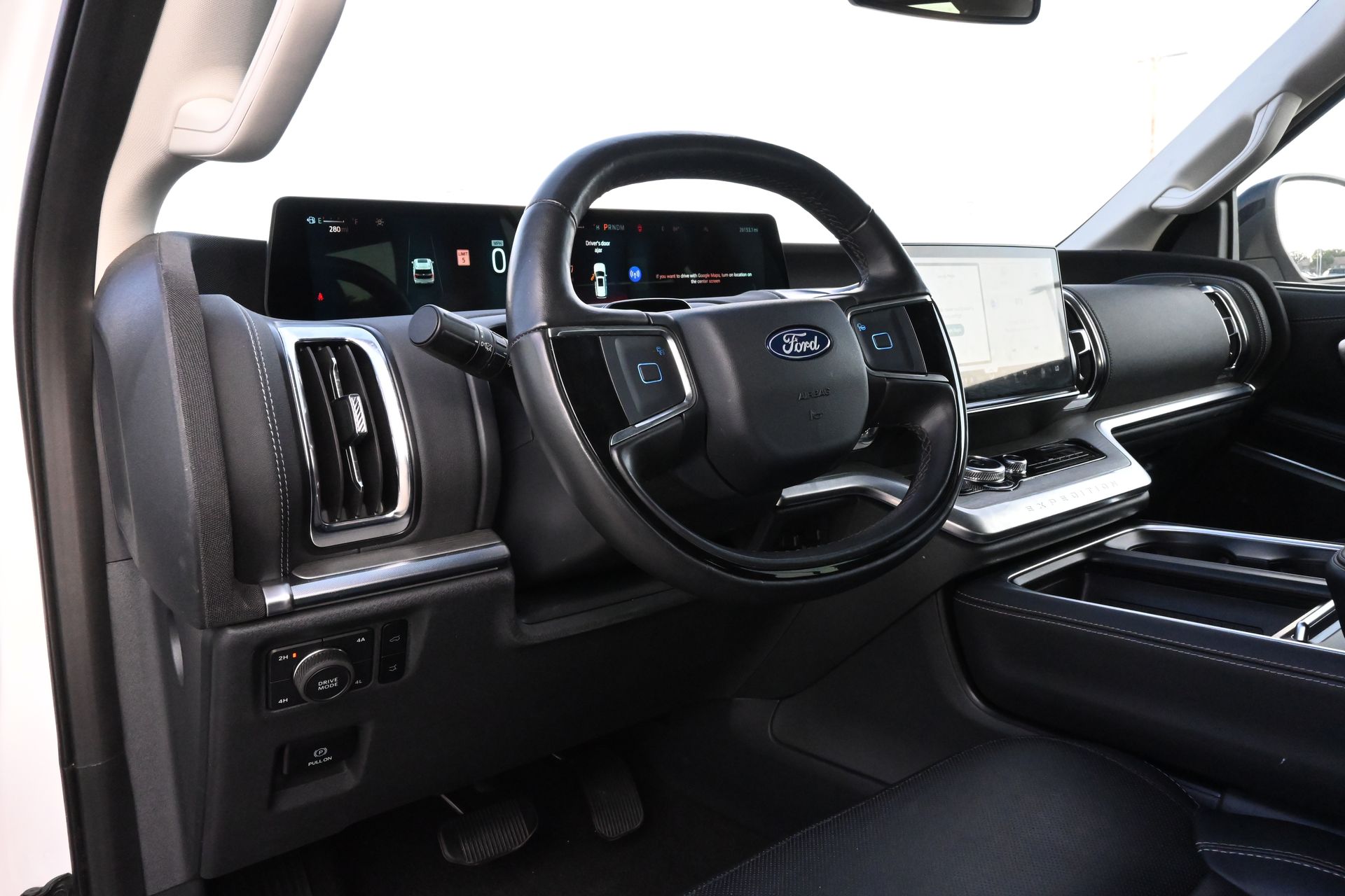 2025 Ford Expedition Platinum White at Legacy Ford