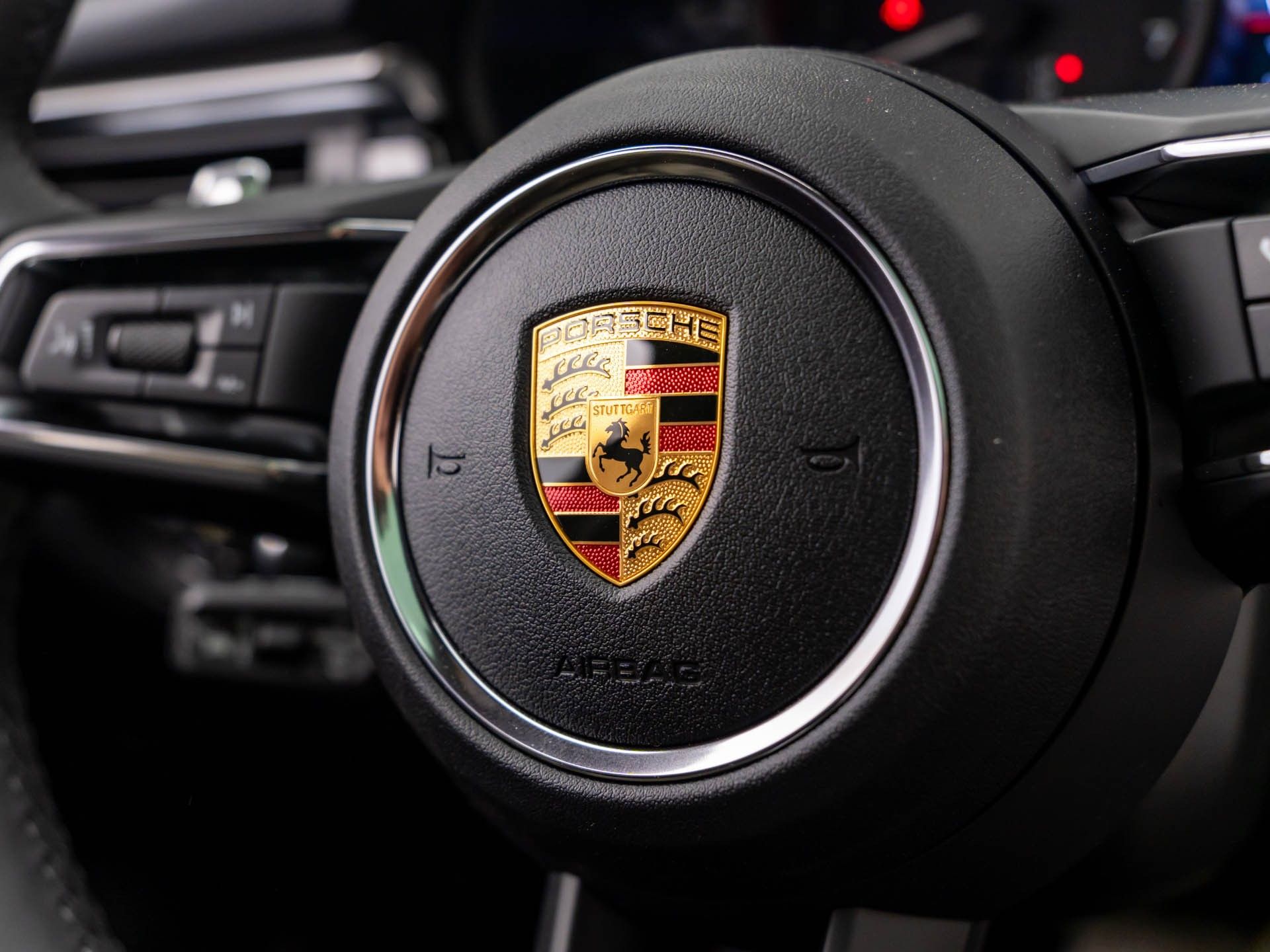2024 Porsche Macan  photo