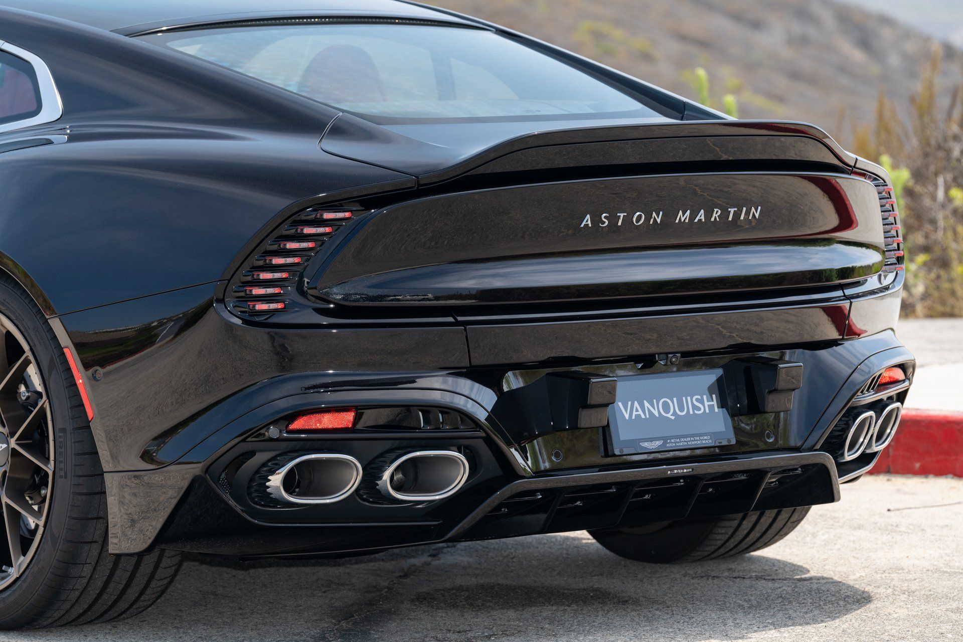 2025 Aston Martin Vanquish Base - Photo 24