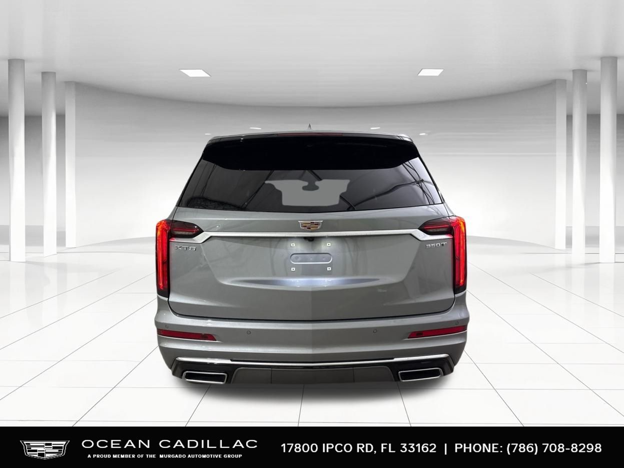 2025 Cadillac XT6 Luxury 4