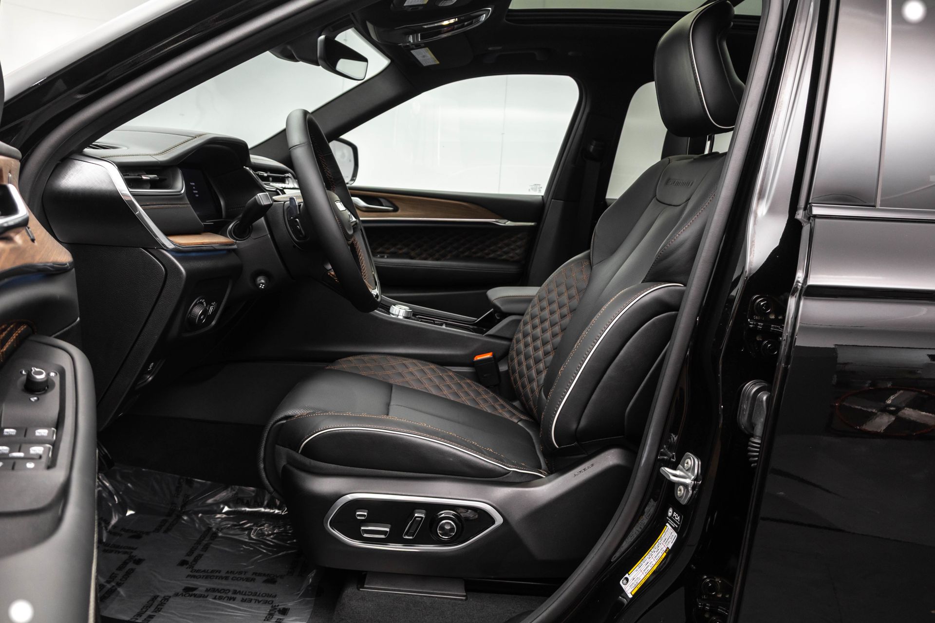 2025 JEEP GRAND CHEROKEE L - Image 5