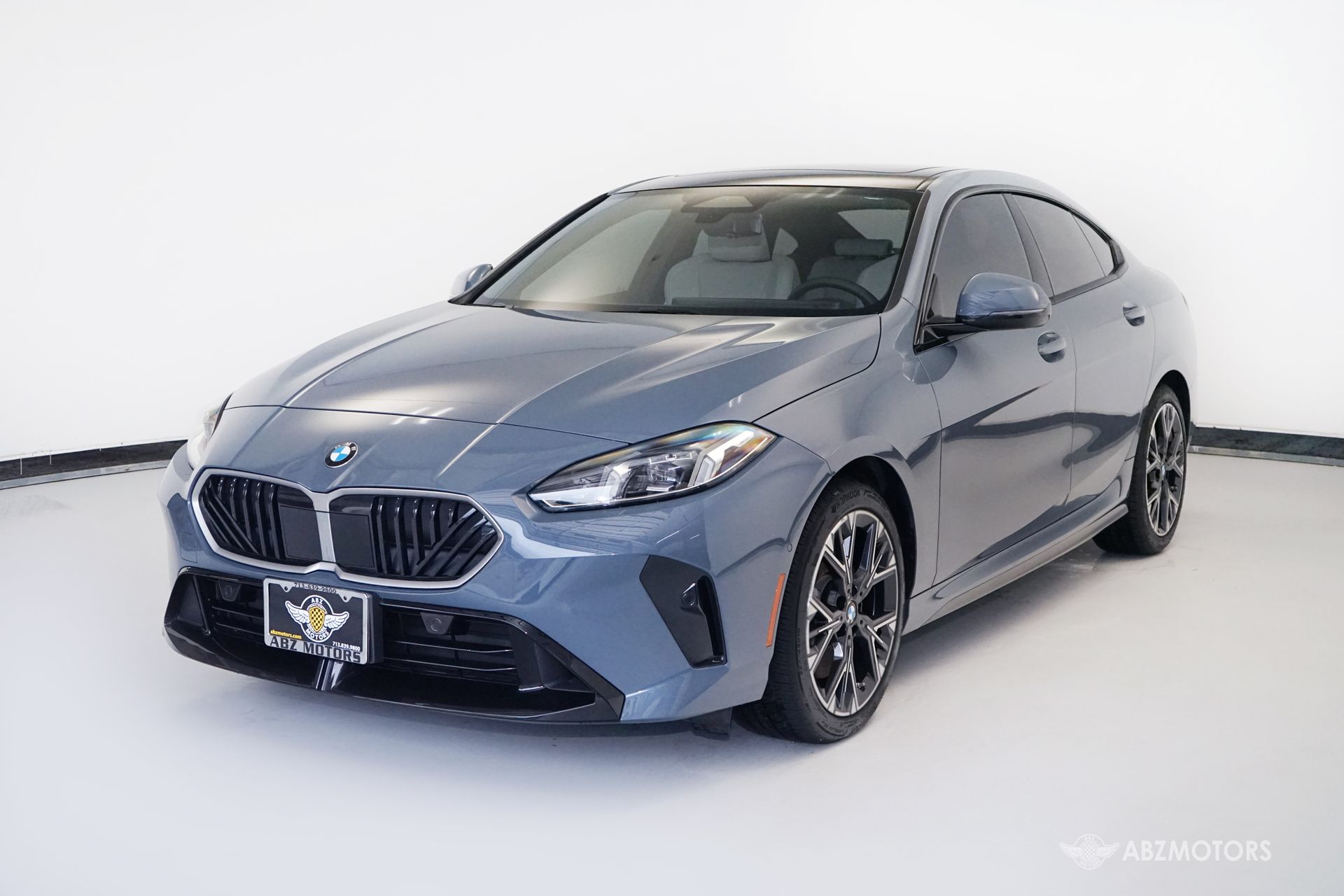 View vehicle photo 2