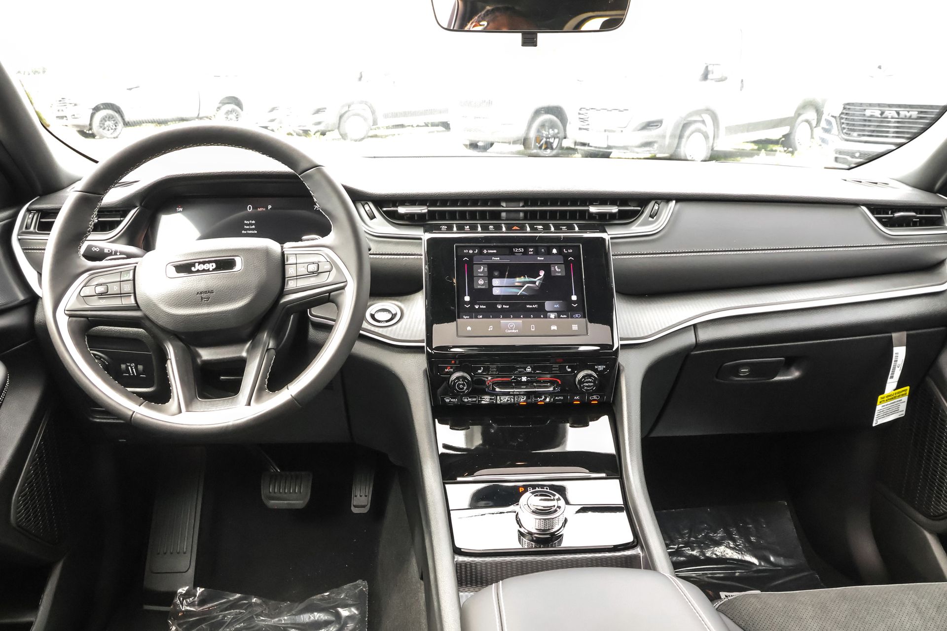 2025 JEEP GRAND CHEROKEE L - Image 17