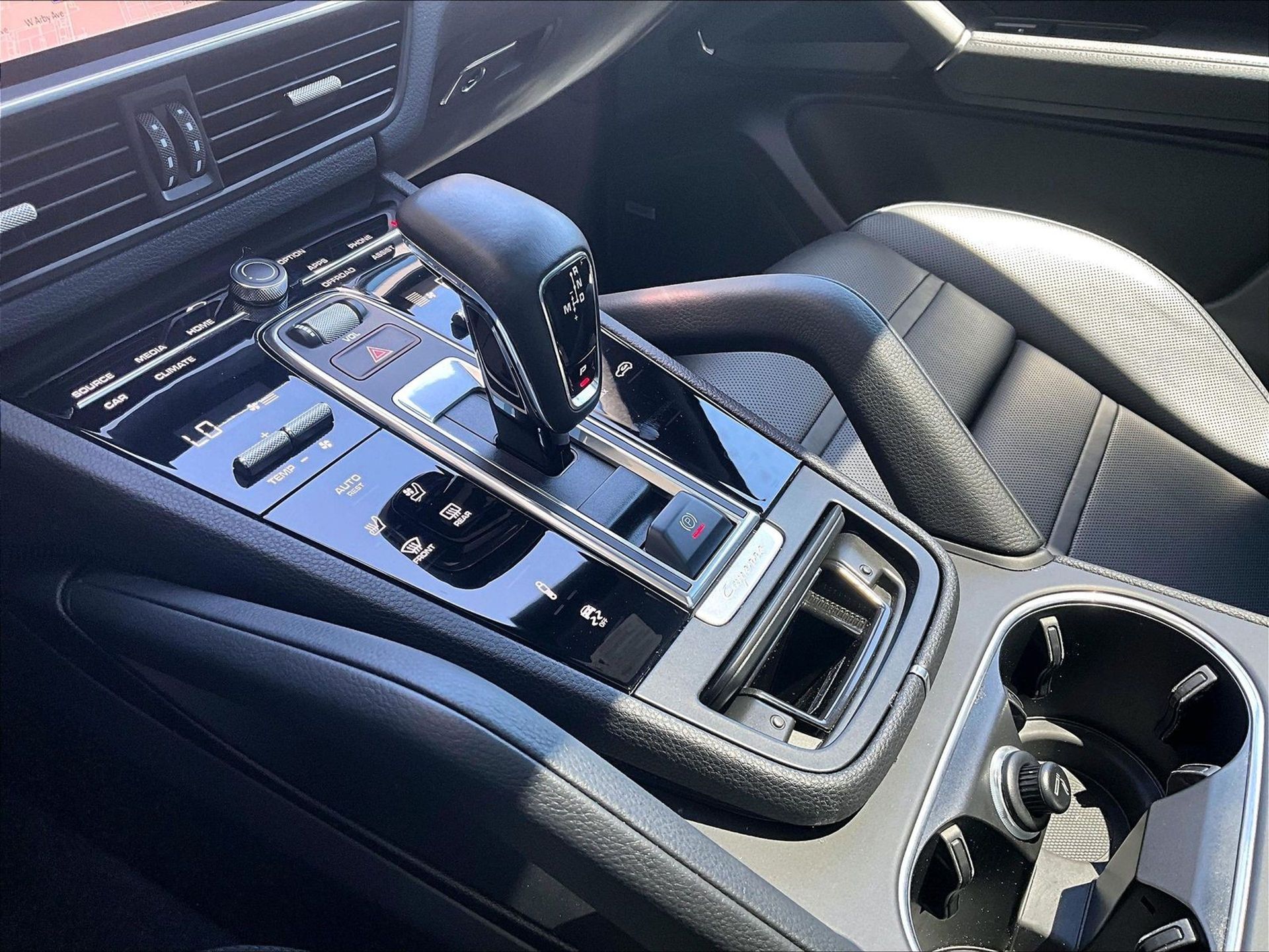 2023 Cayenne Coupe Platinum Edition picture #16
