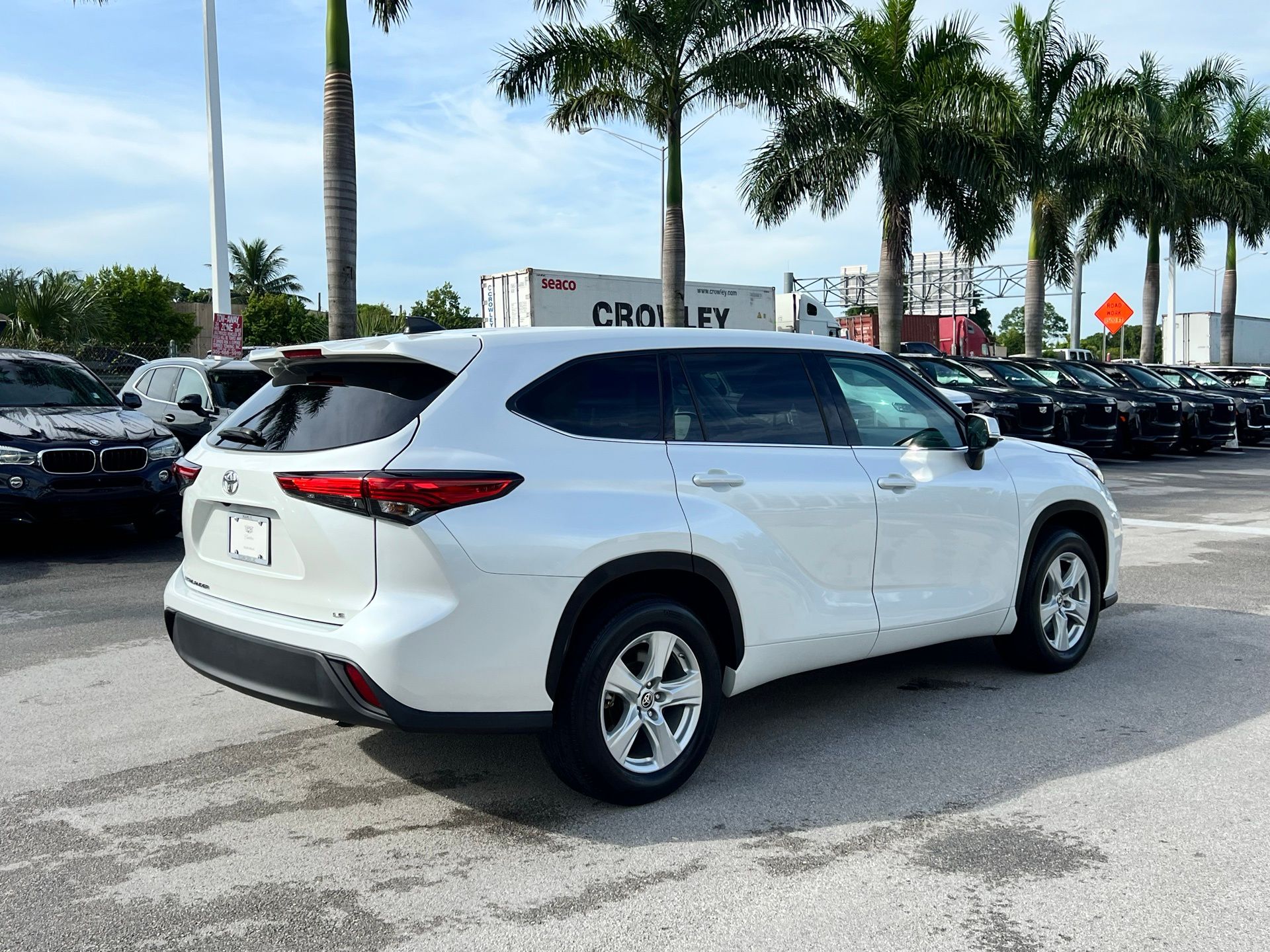 2022 Toyota Highlander LE 25