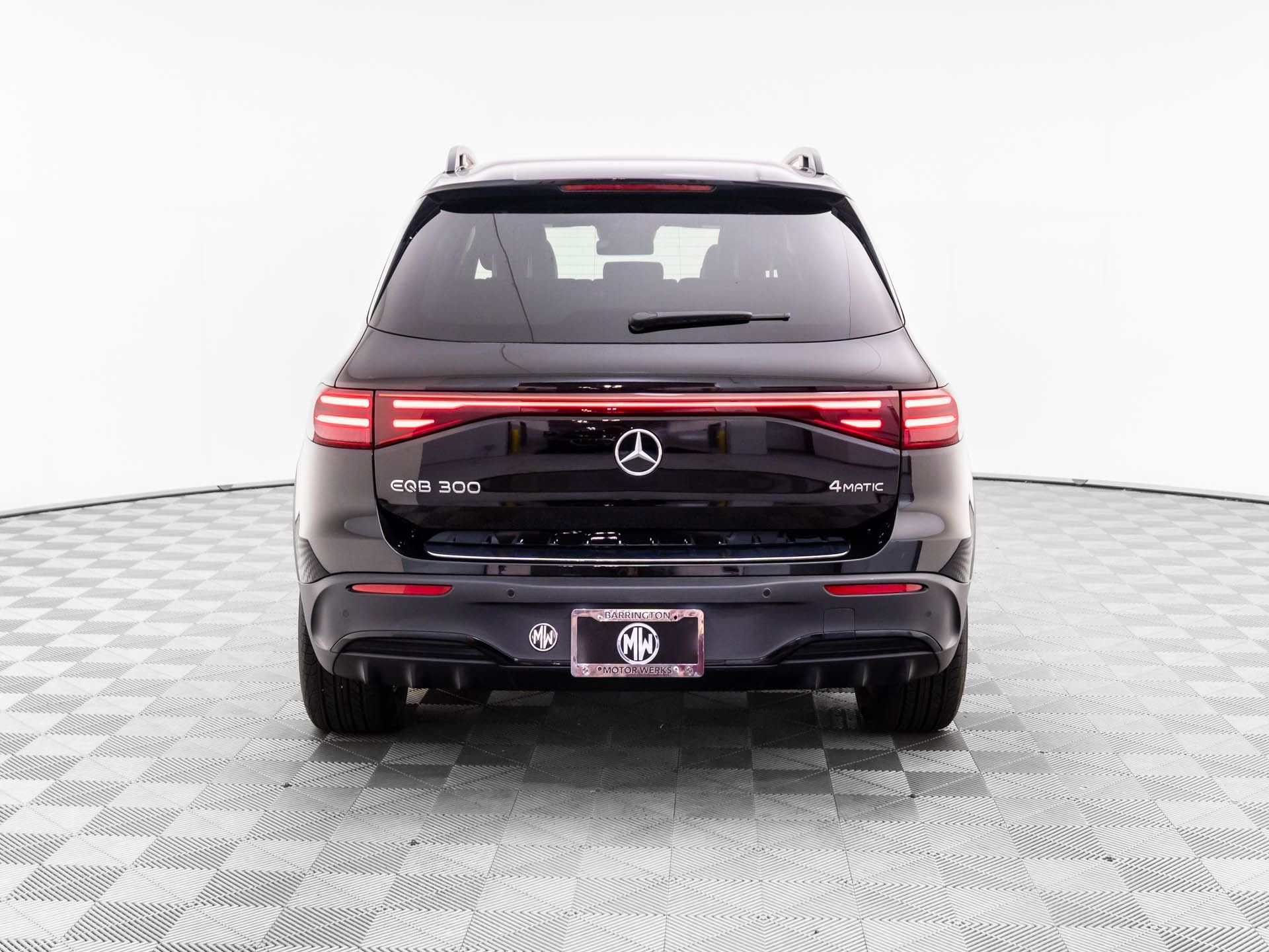 2024 Mercedes-Benz EQB 300 photo