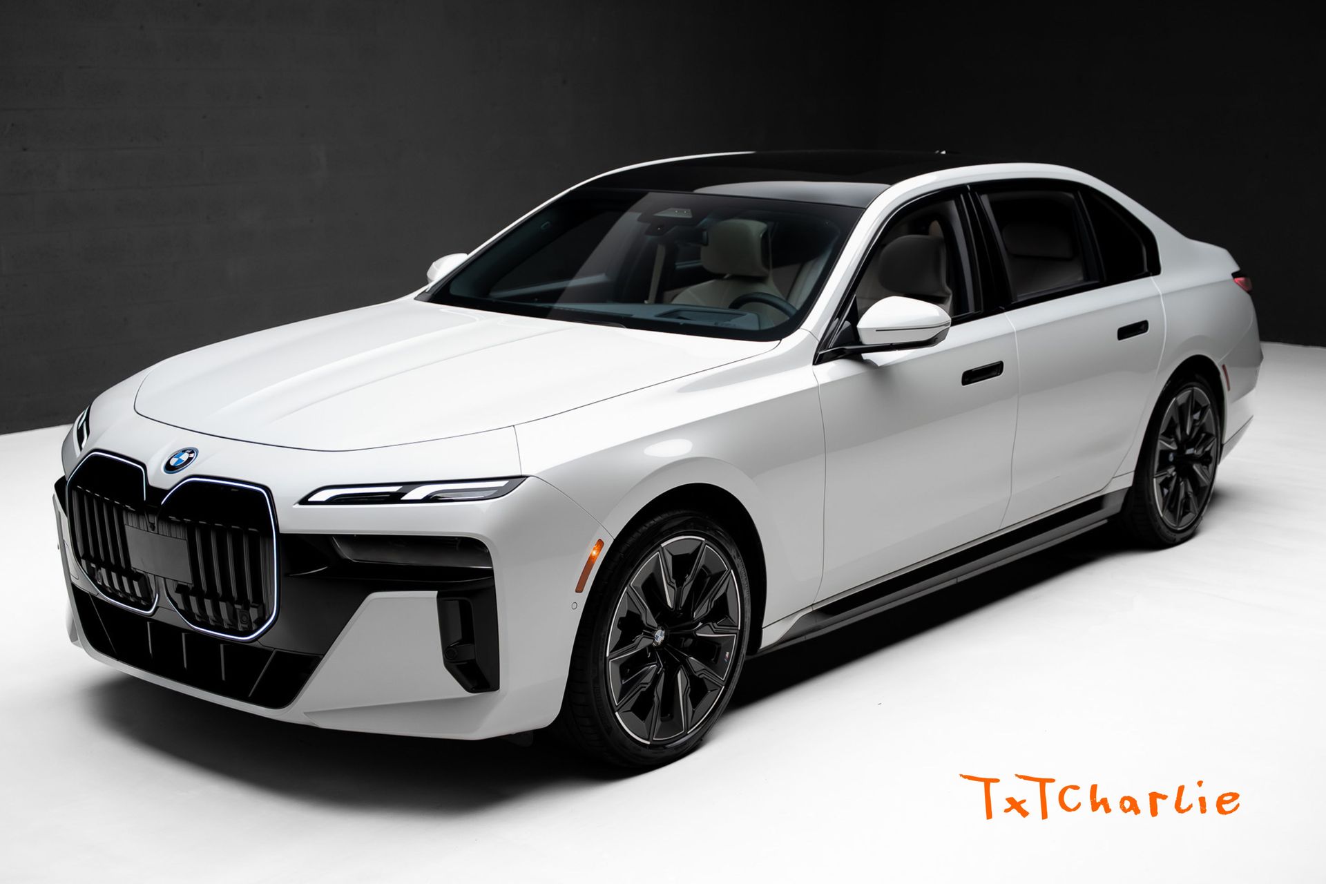 Mineral White Metallic 2024 BMW i7 eDrive50 RWD Sedan Rear-Wheel Drive Automatic