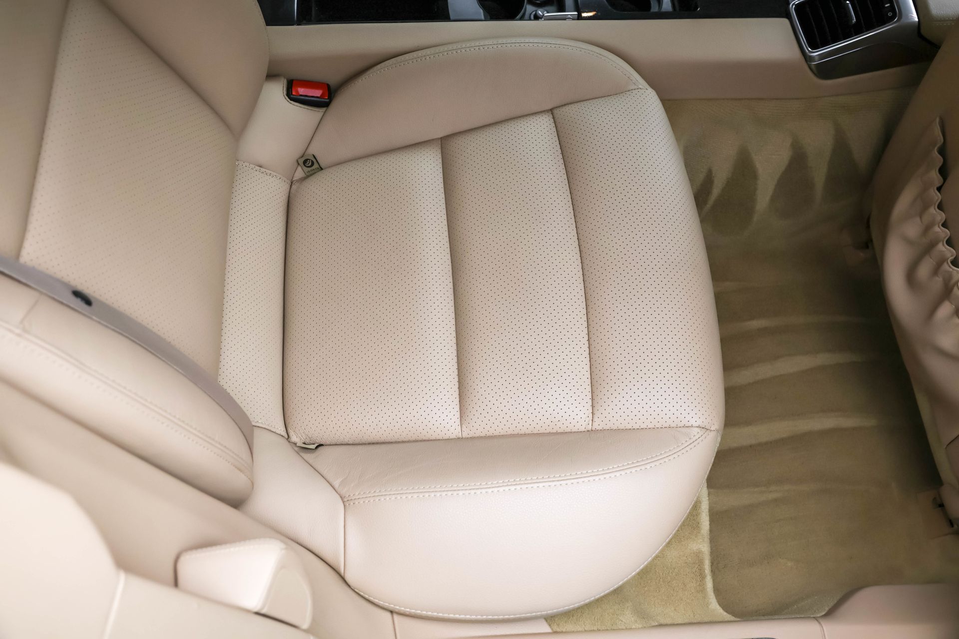 2015 PORSCHE PANAMERA - Image 34