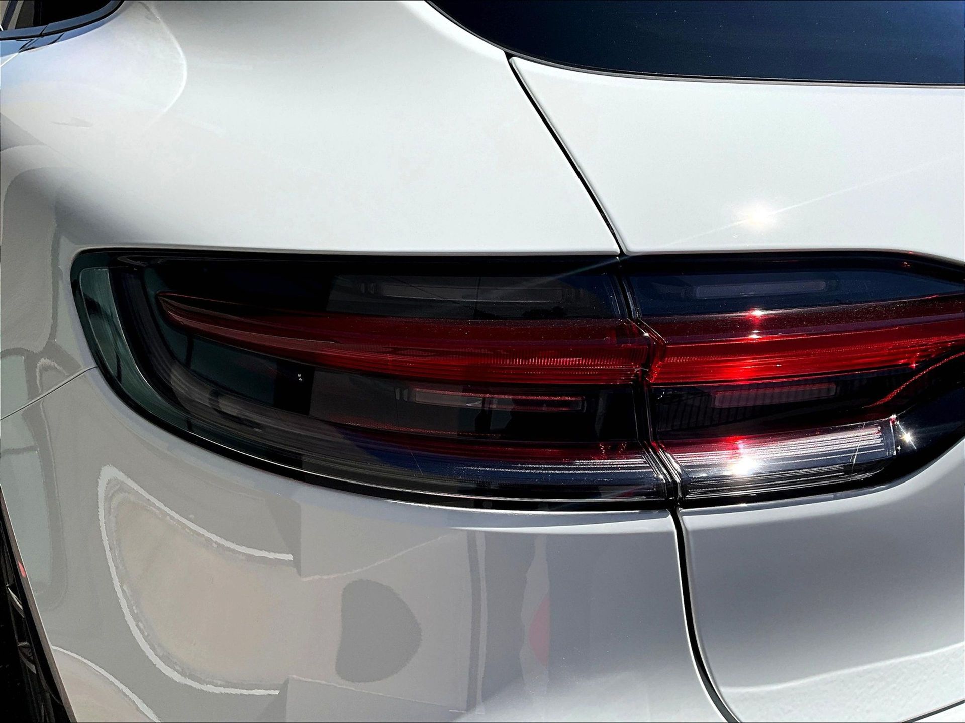 2025 Macan picture #19
