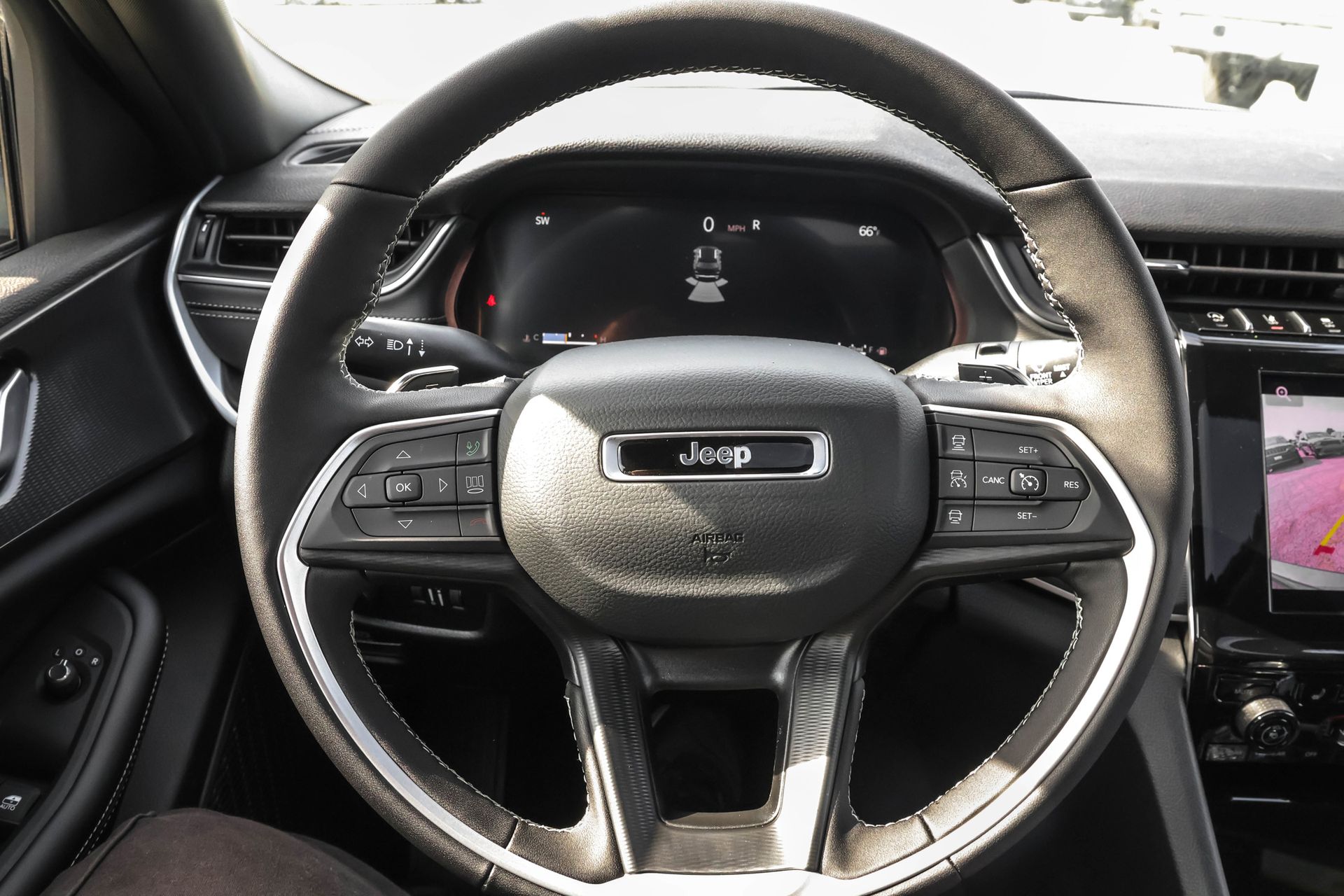 2025 JEEP GRAND CHEROKEE - Image 27