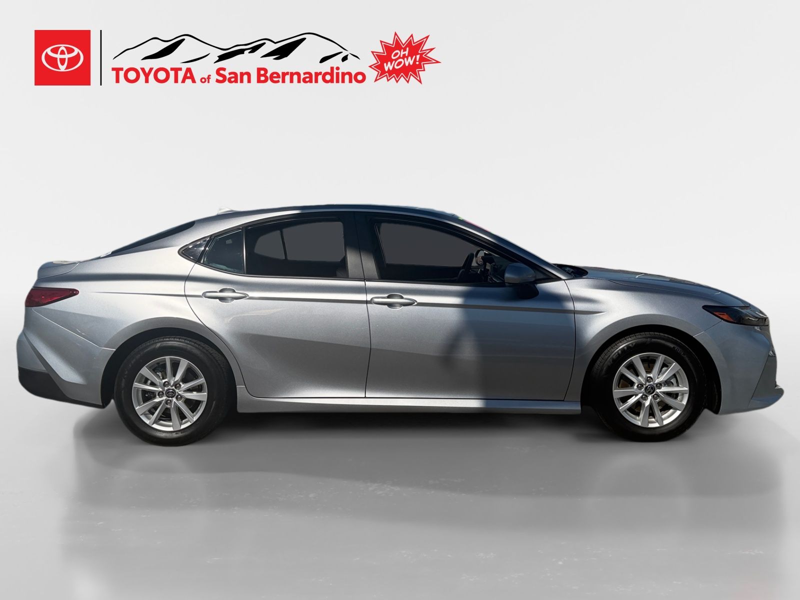 2025 Toyota Camry LE - Photo 6