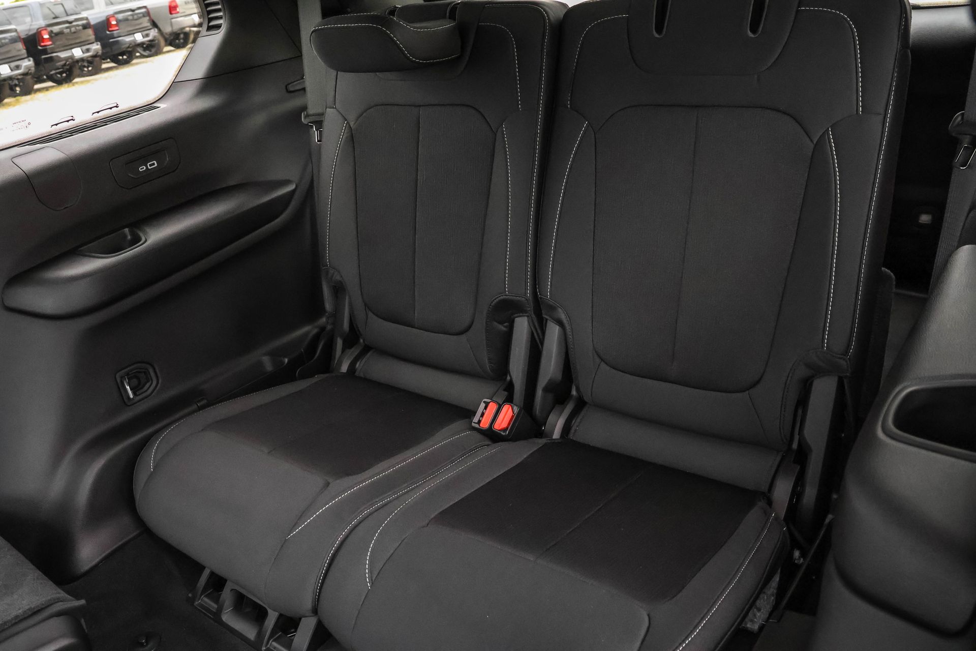 2025 JEEP GRAND CHEROKEE L - Image 15