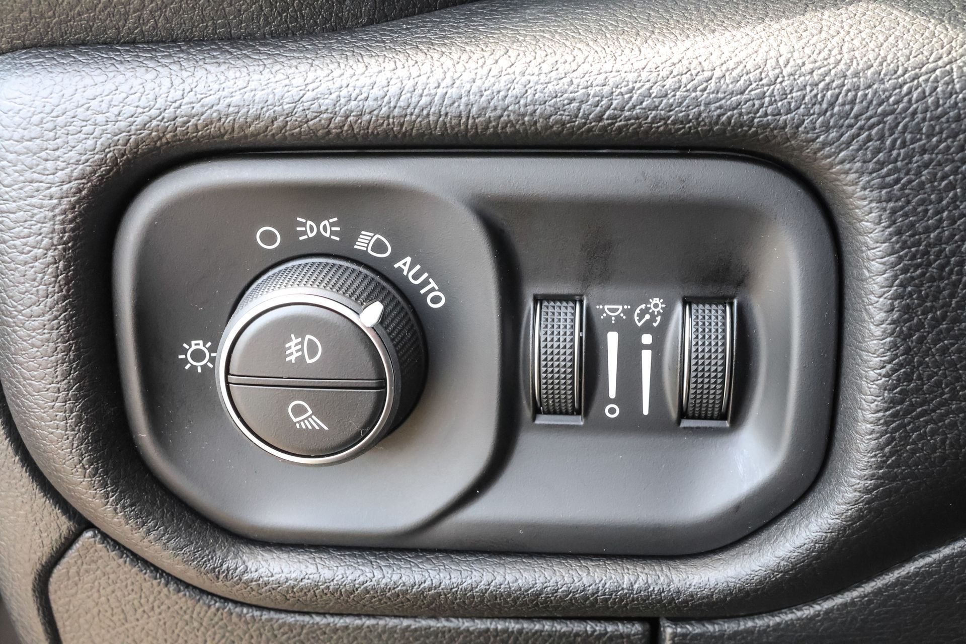 2026 RAM 1500 - Image 31