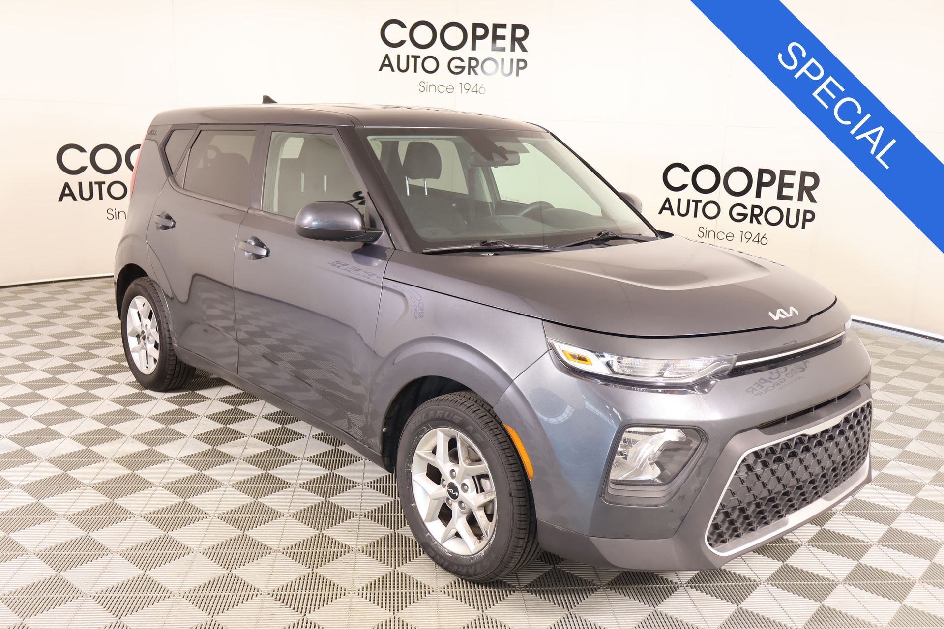 Gravity Gray 2022 Kia Soul SUV / Crossover Front-Wheel Drive Continuously Variable Transmission