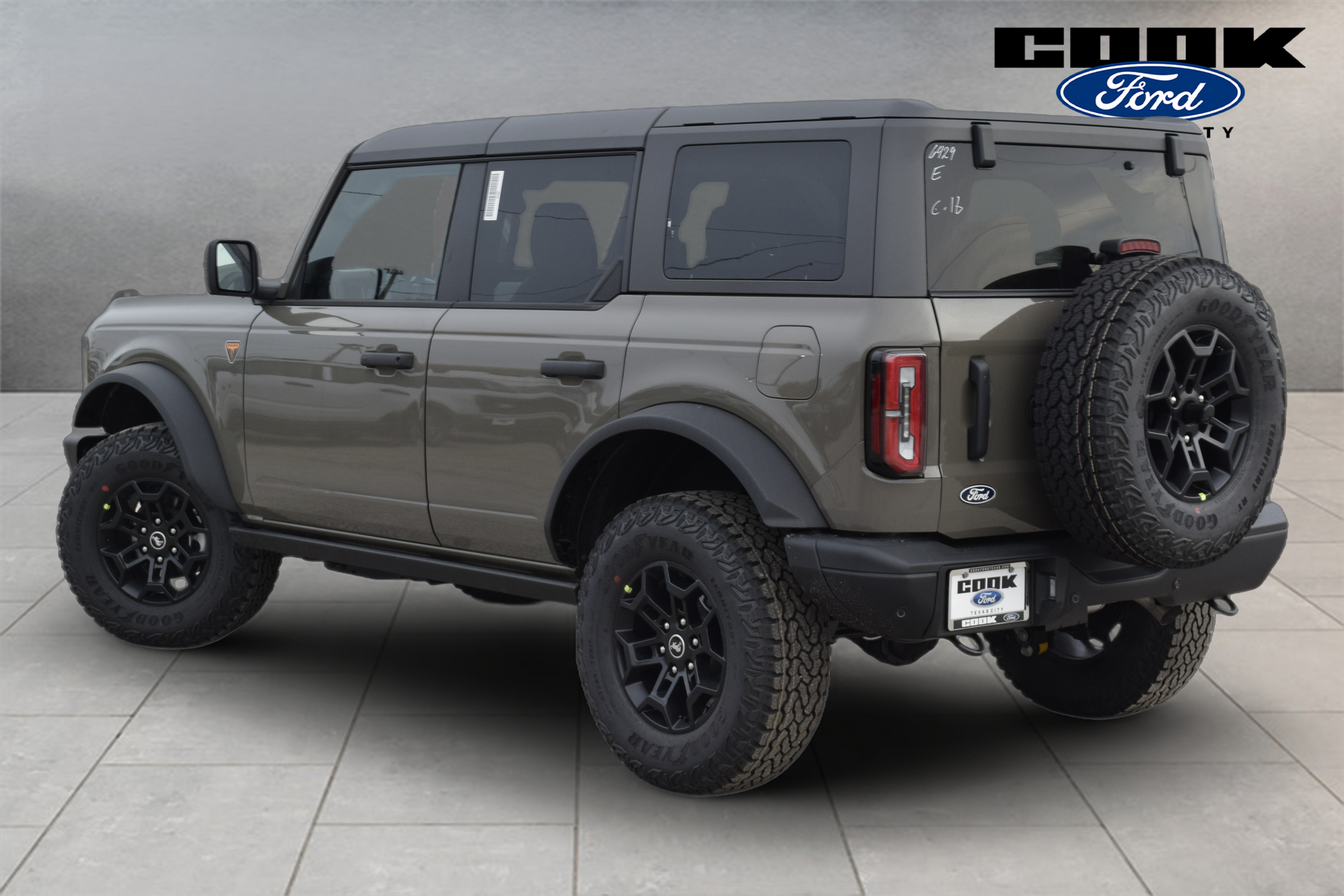 2026 Ford Bronco Badlands Gray at Cook Ford