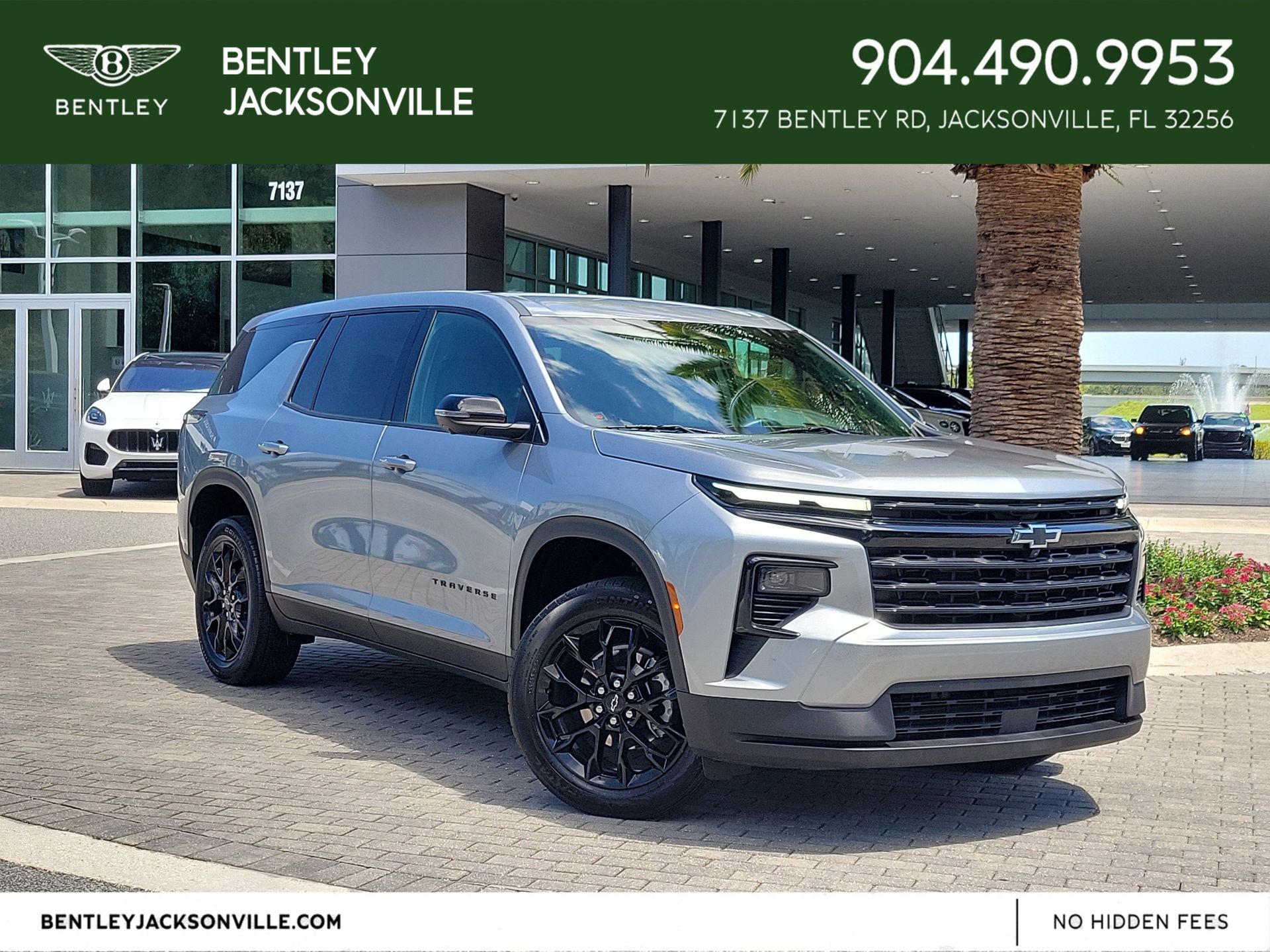 Sterling Gray Metallic 2024 Chevrolet Traverse SUV / Crossover Front-Wheel Drive 8-Speed Automatic