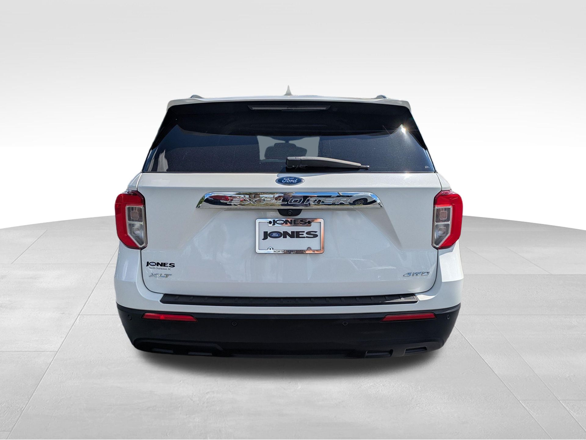 2023 Ford Explorer XLT White at Jones Ford