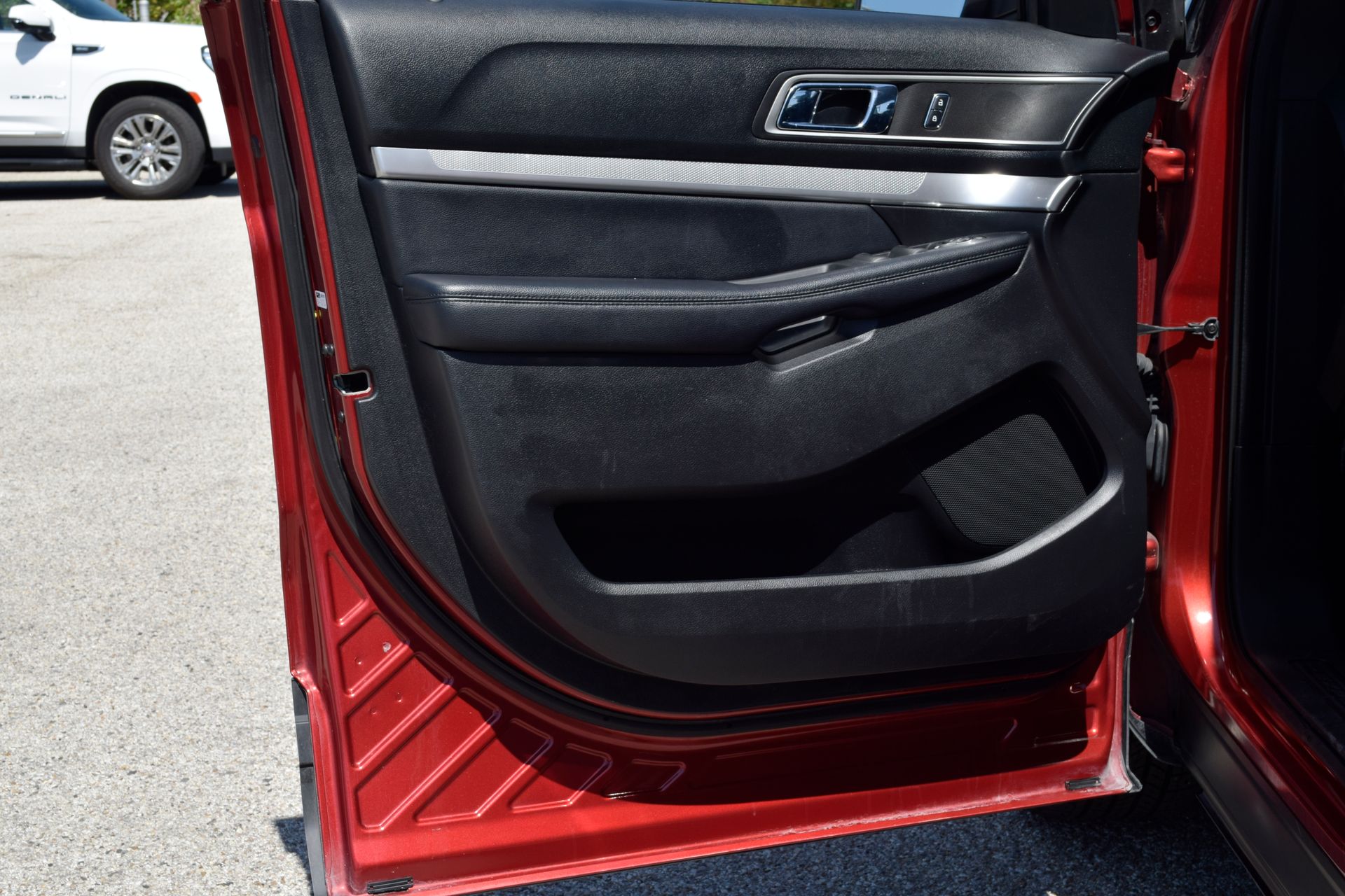 2017 Ford Explorer XLT Red at Autostrade