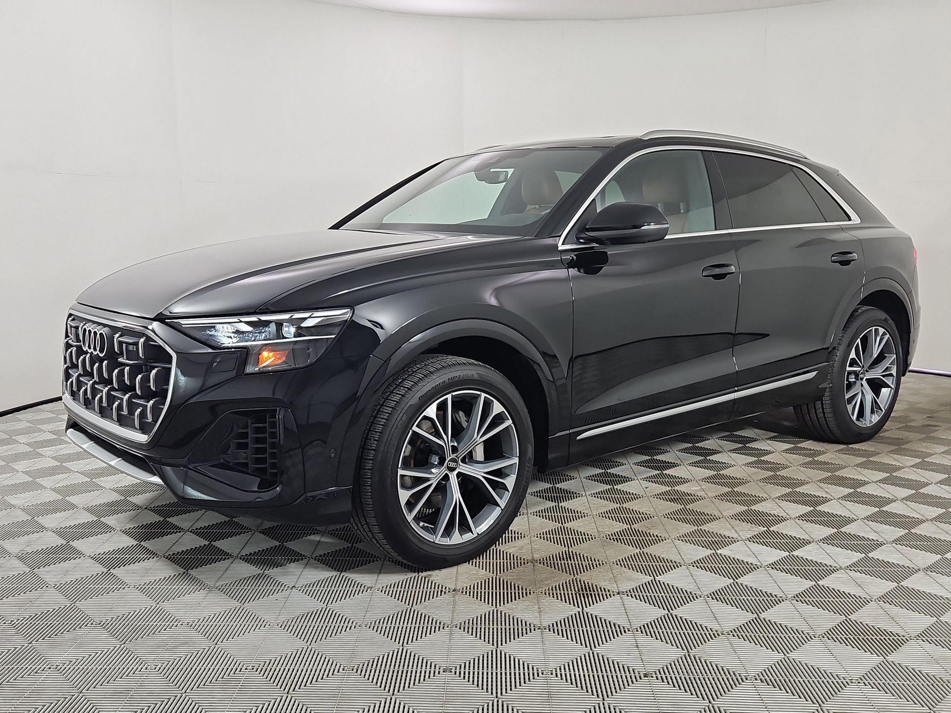 2025 Audi Q8 Negro (Mythos Black Metallic) SUV/Crossover Tracción en las cuatro ruedas 8 velocidades Automática