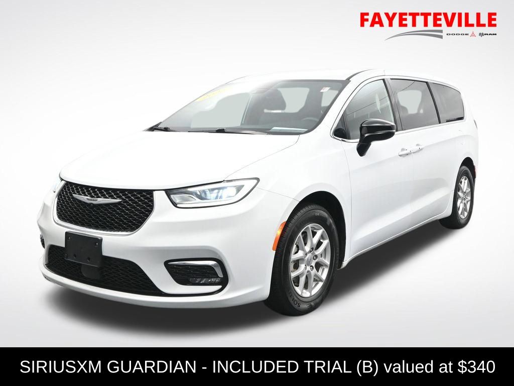 Bright White Clearcoat 2025 Chrysler Pacifica Minivan Front-Wheel Drive 9-Speed Automatic
