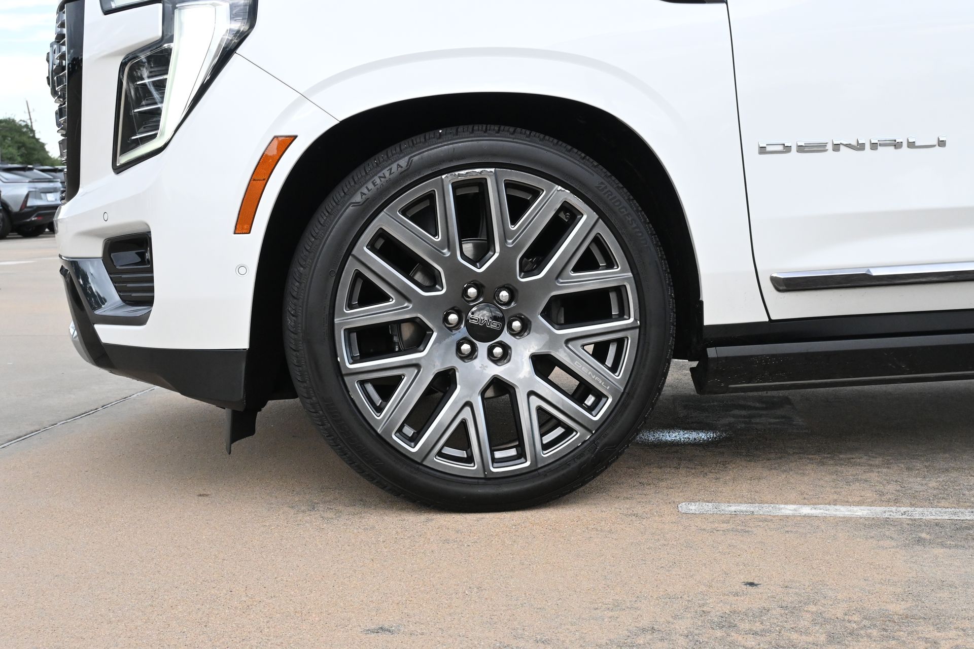 2025 GMC Yukon Denali Ultimate White at Community Honda
