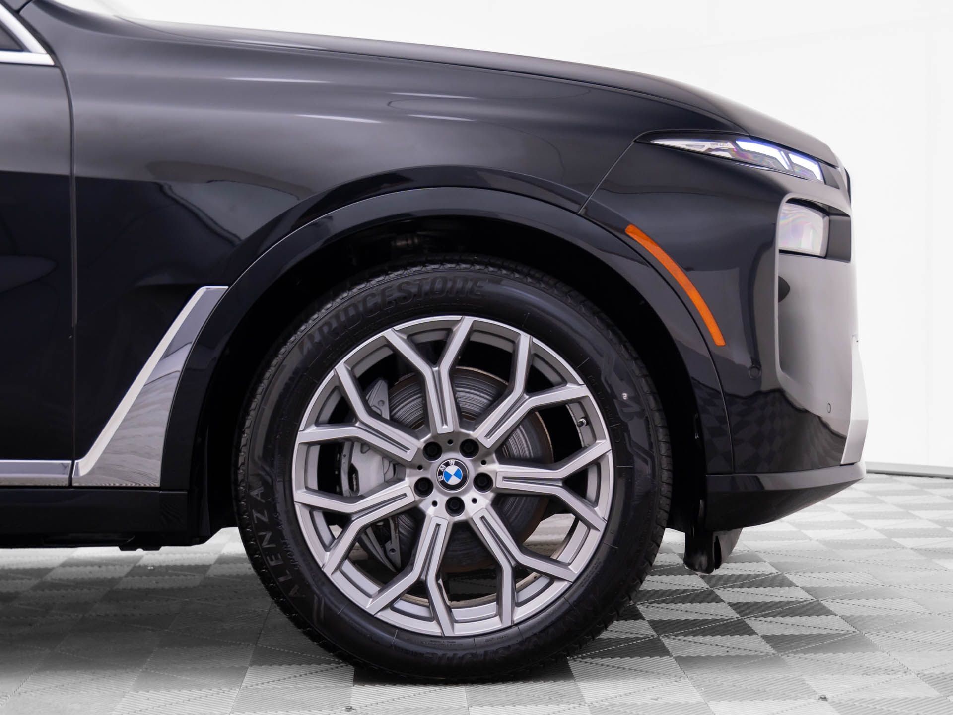 2023 BMW X7 xDrive40i photo