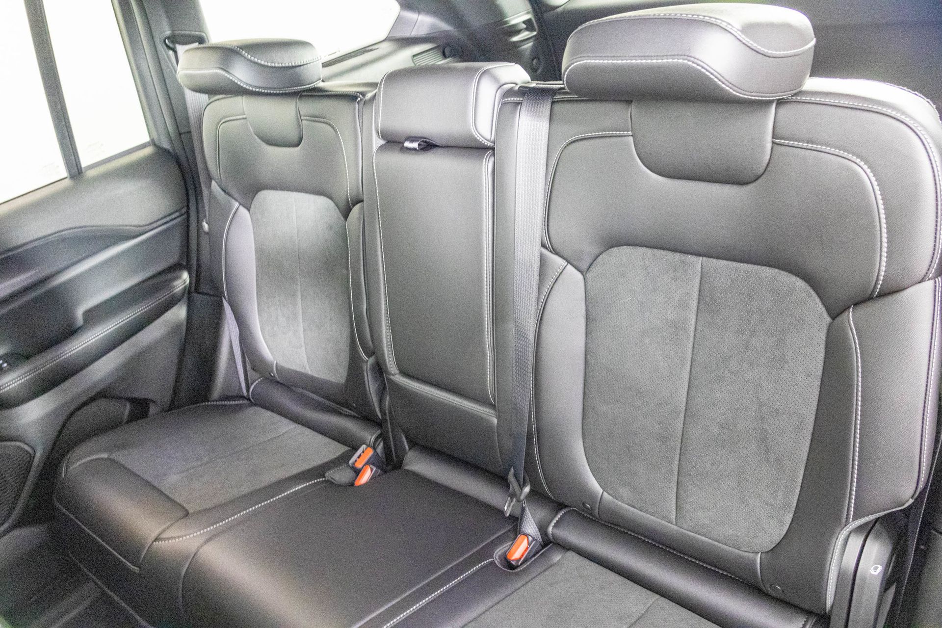 2025 JEEP GRAND CHEROKEE - Image 28