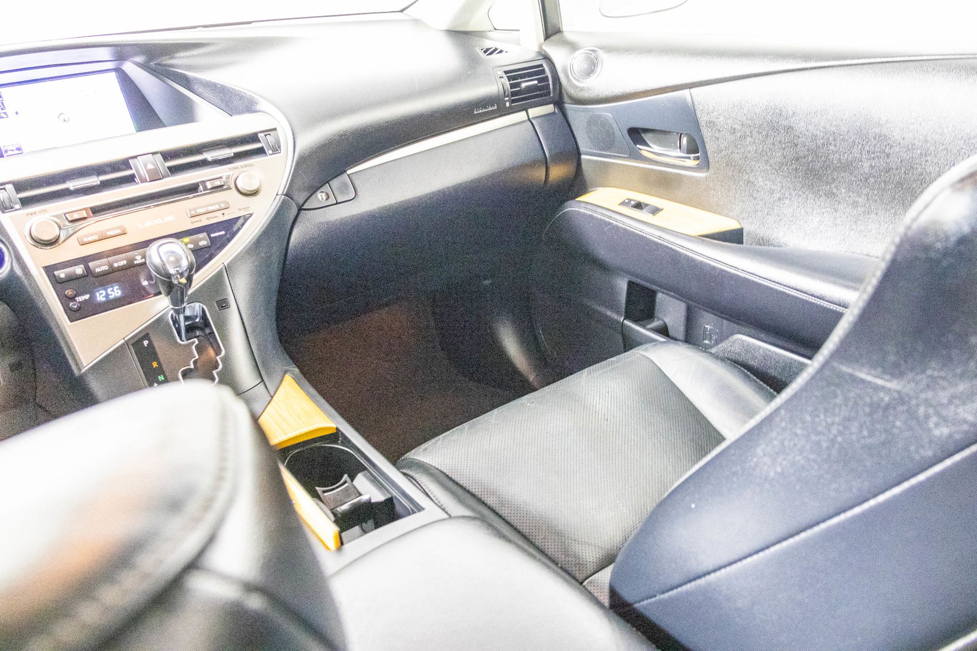 2015 LEXUS RX - Image 31