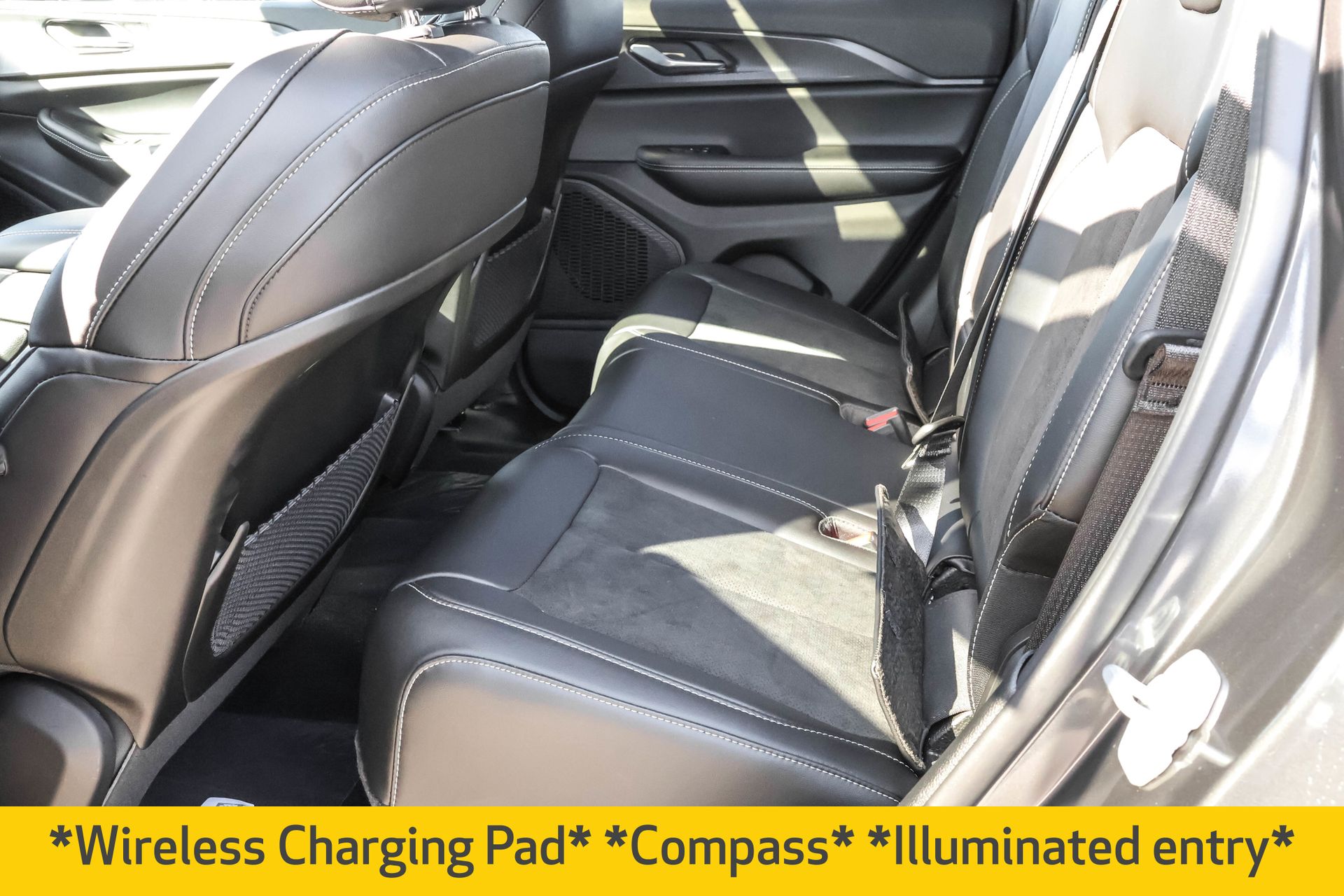 2025 JEEP GRAND CHEROKEE - Image 15