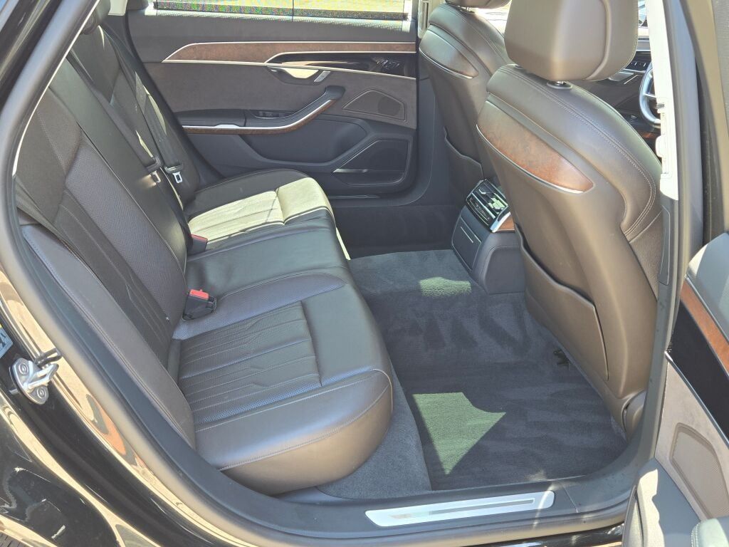 2022 Audi A8 L 55 Quattro photo 11