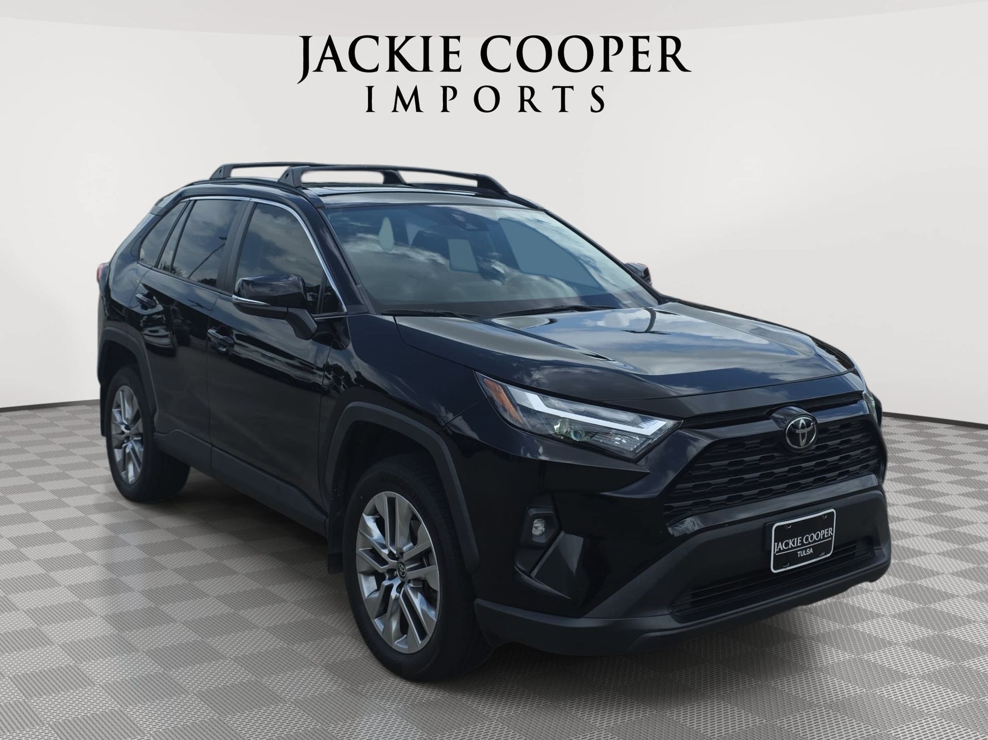 View vehicle photo 3
