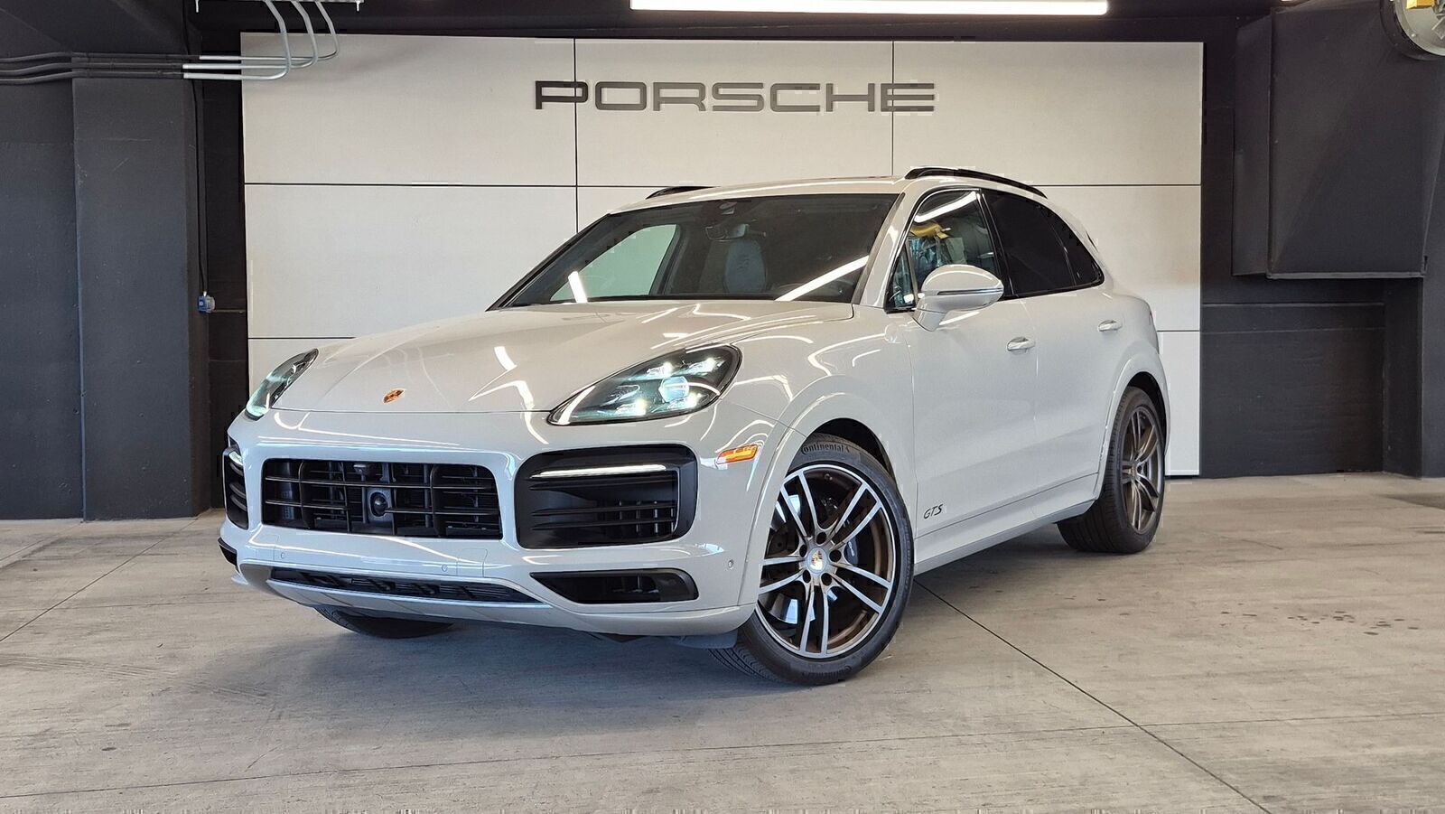 Chalk 2023 Porsche Cayenne SUV / Crossover All-Wheel Drive 8-Speed Automatic