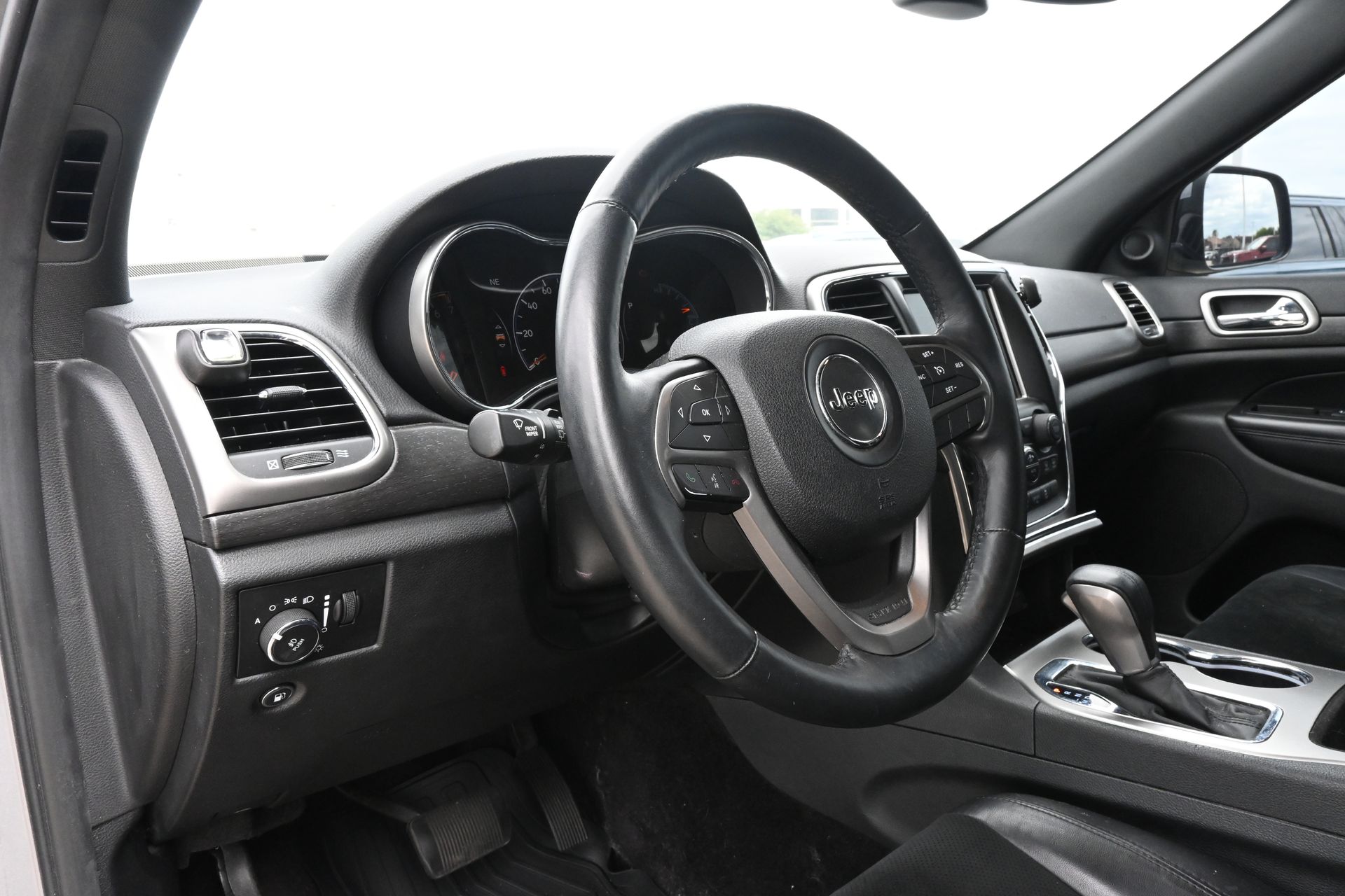 2017 Jeep Grand Cherokee Altitude Silver at DeMontrond Auto Country