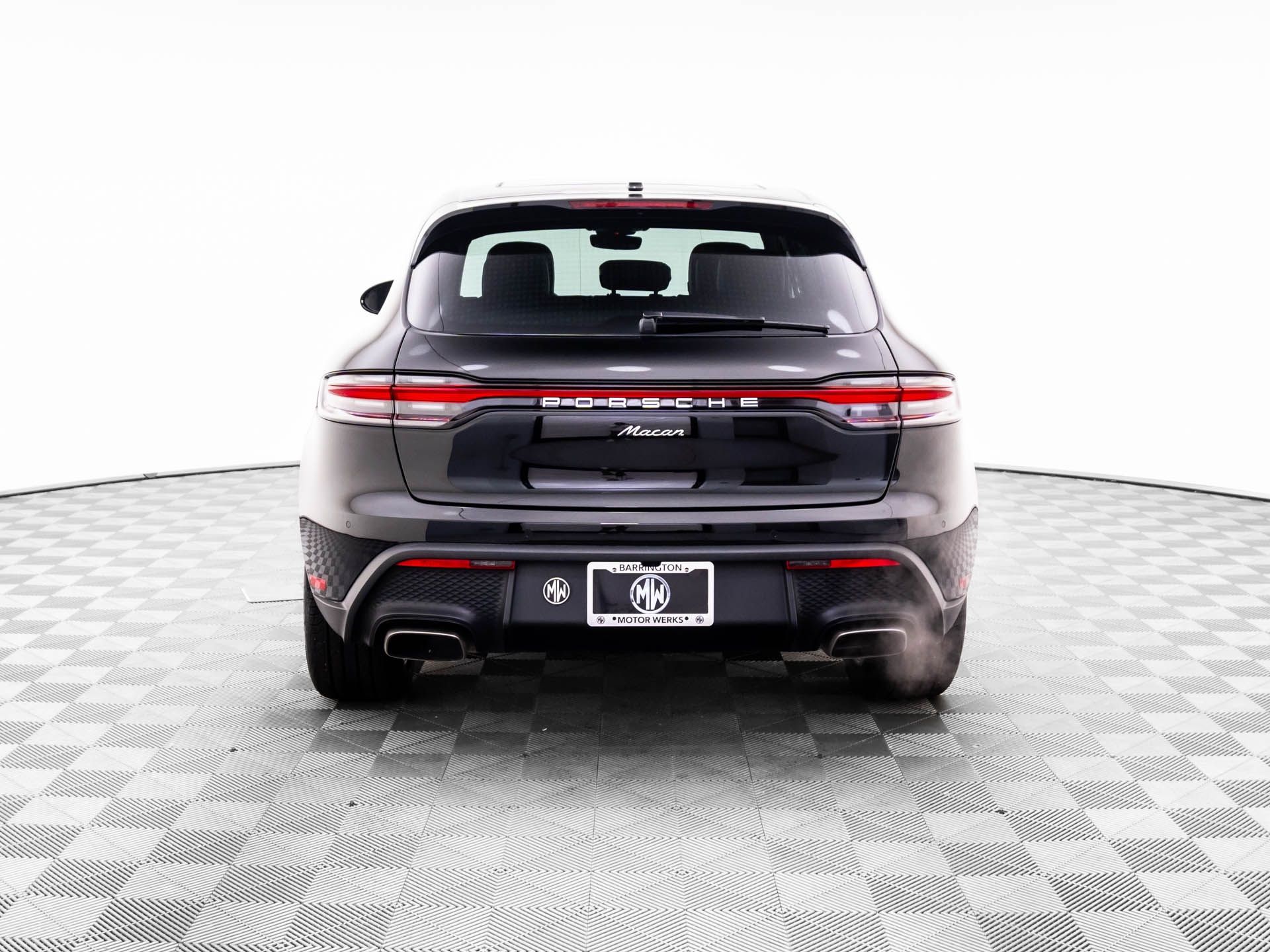 2024 Porsche Macan  photo