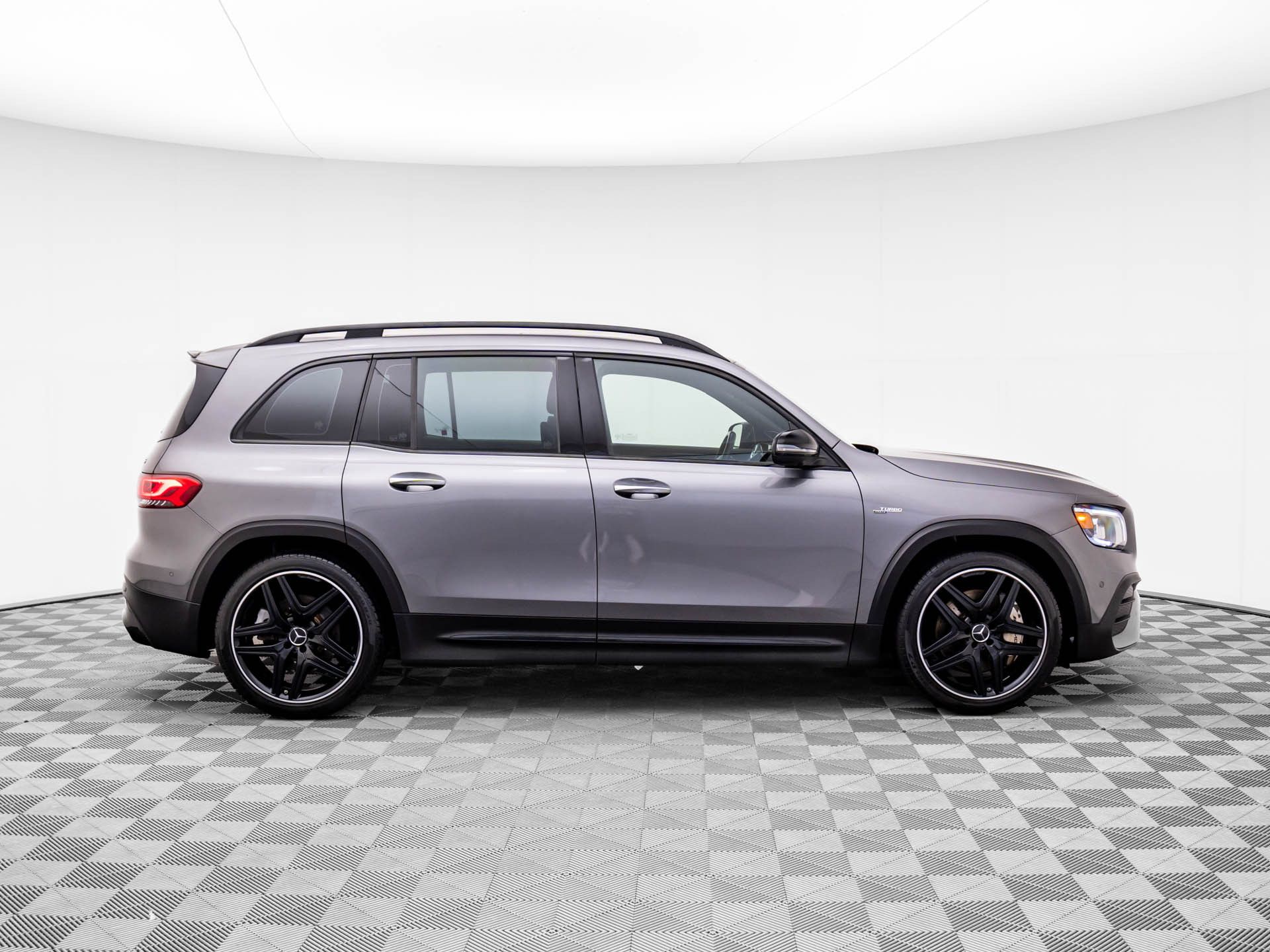 2021 Mercedes-Benz GLB GLB 35 AMG photo