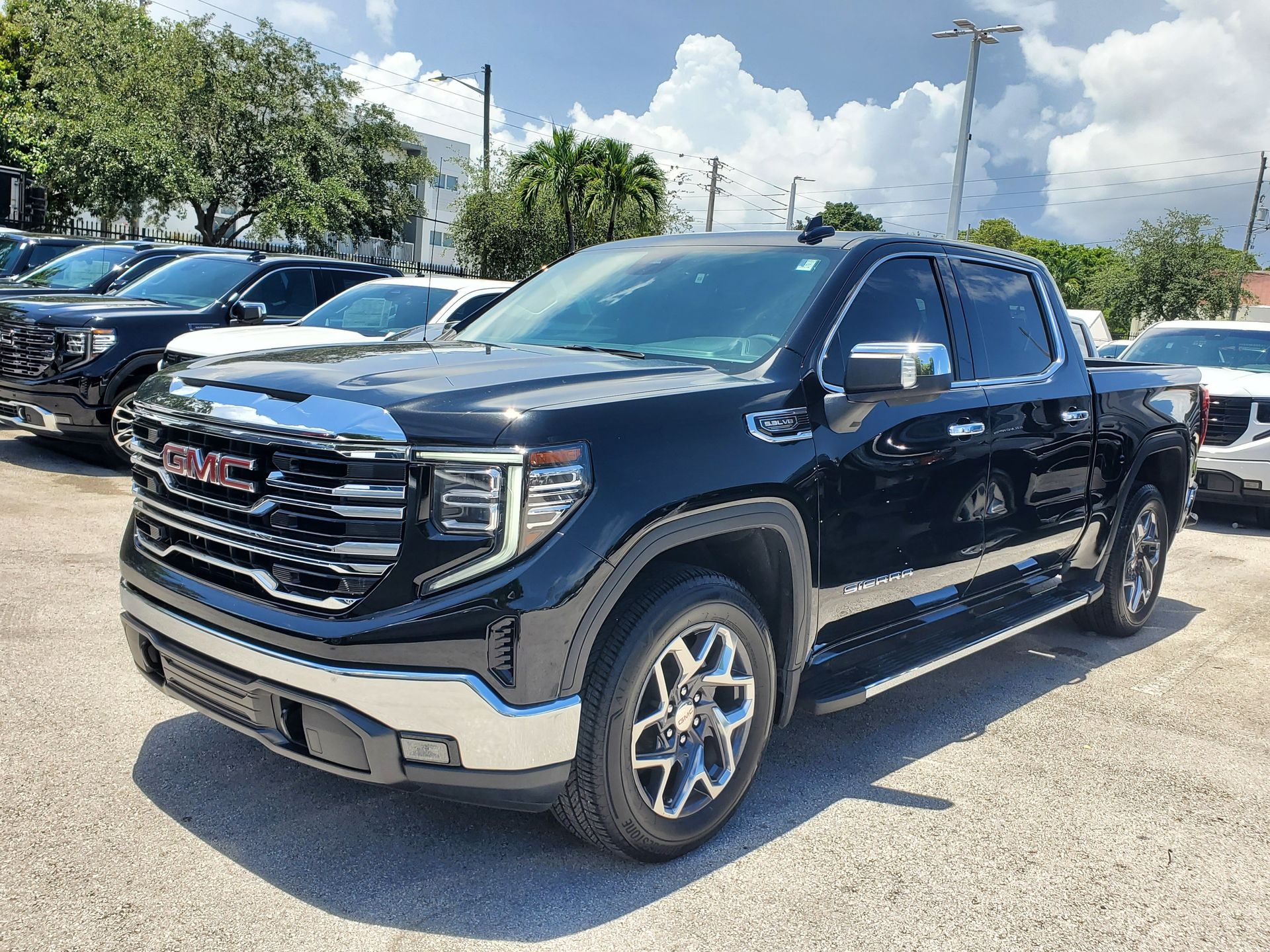 2025 GMC Sierra 1500 SLT Crew Cab RWD