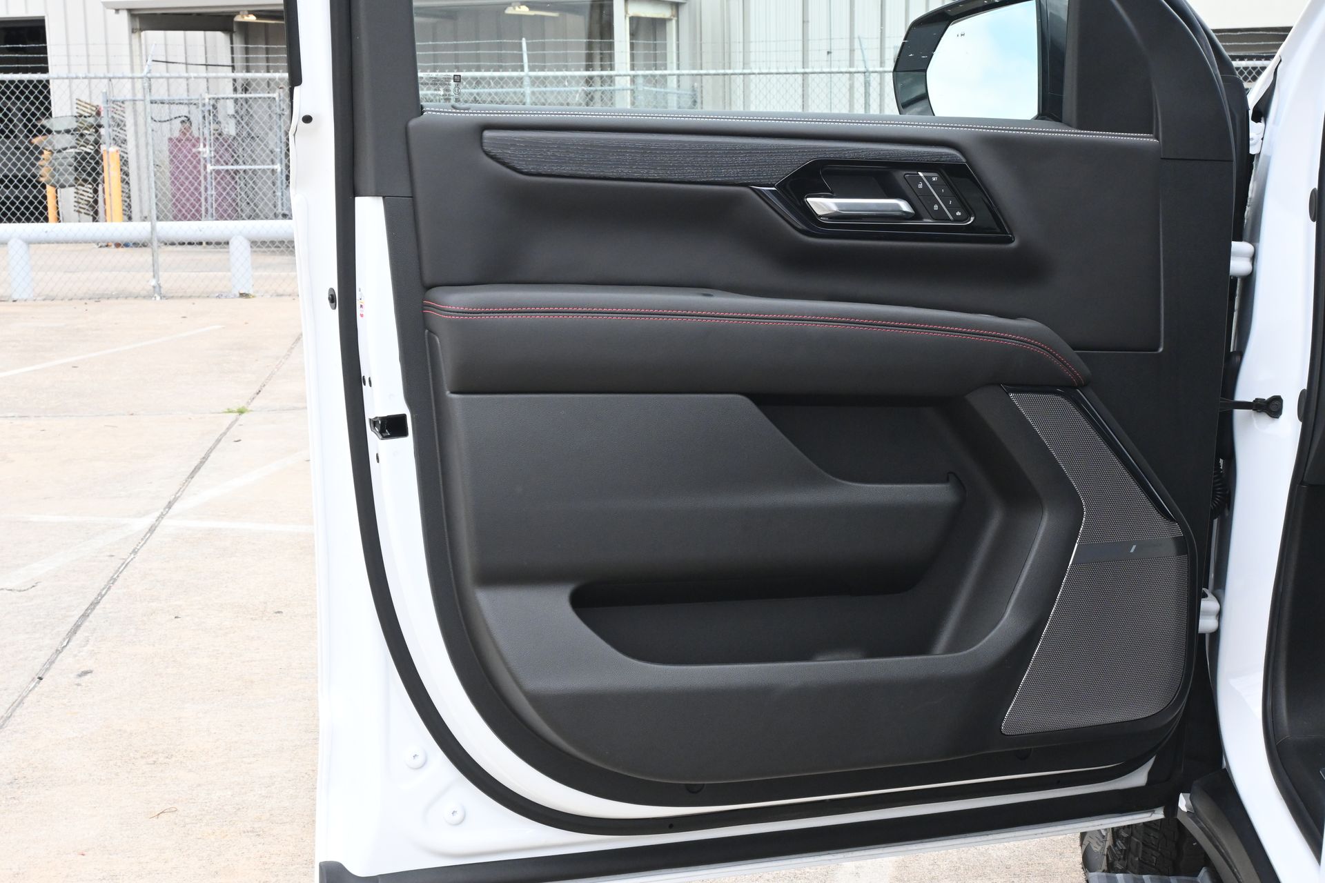 2026 GMC Yukon AT4 Ultimate White at Central Houston Nissan