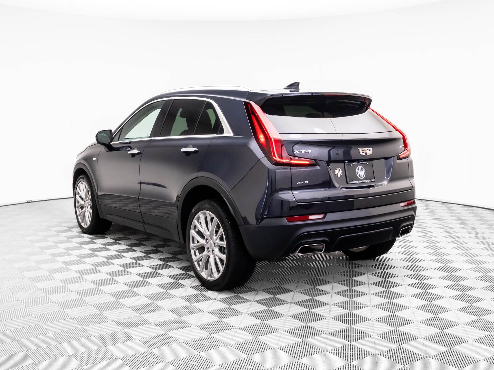 2022 Cadillac XT4 Luxury photo