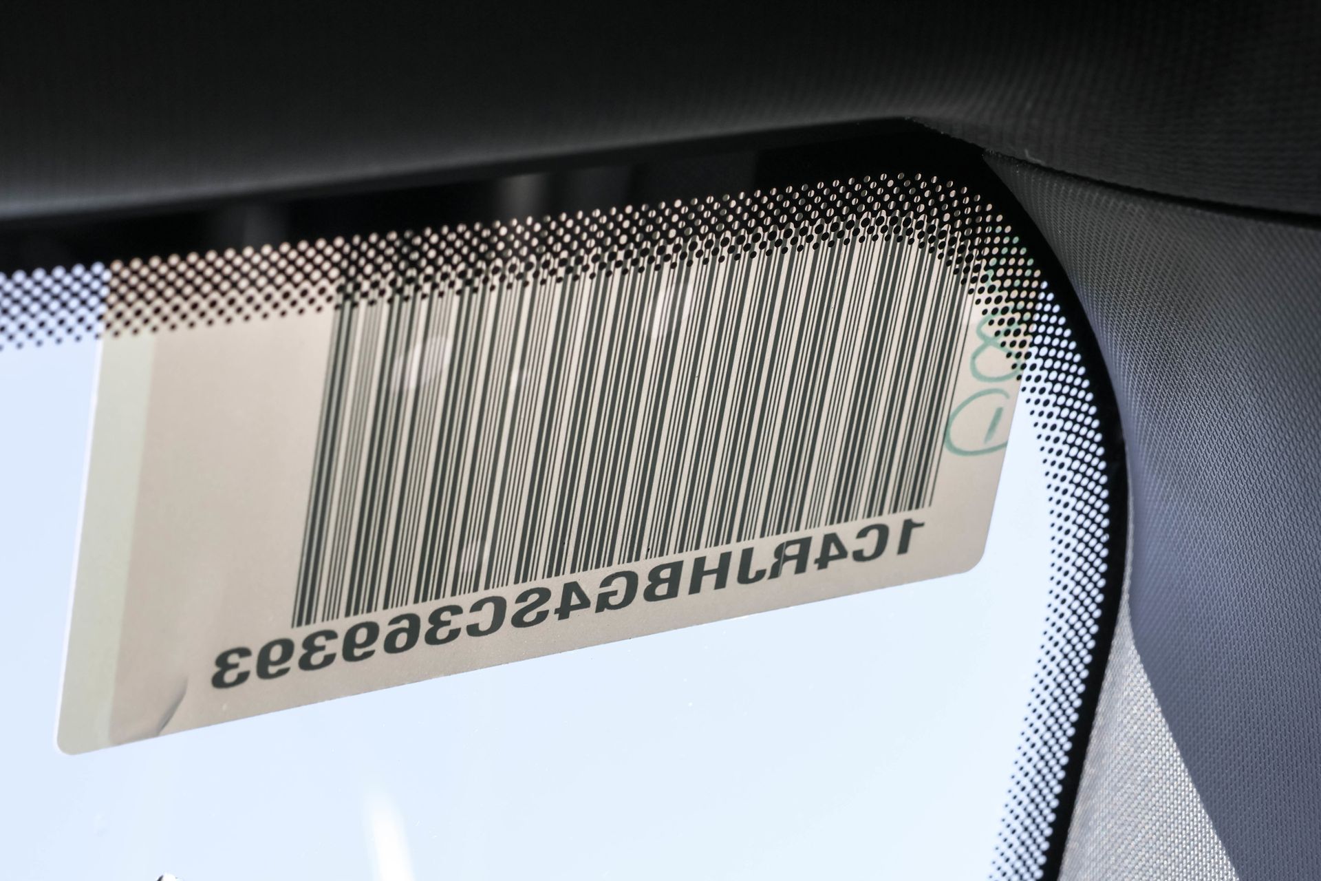 2025 JEEP GRAND CHEROKEE - Image 29