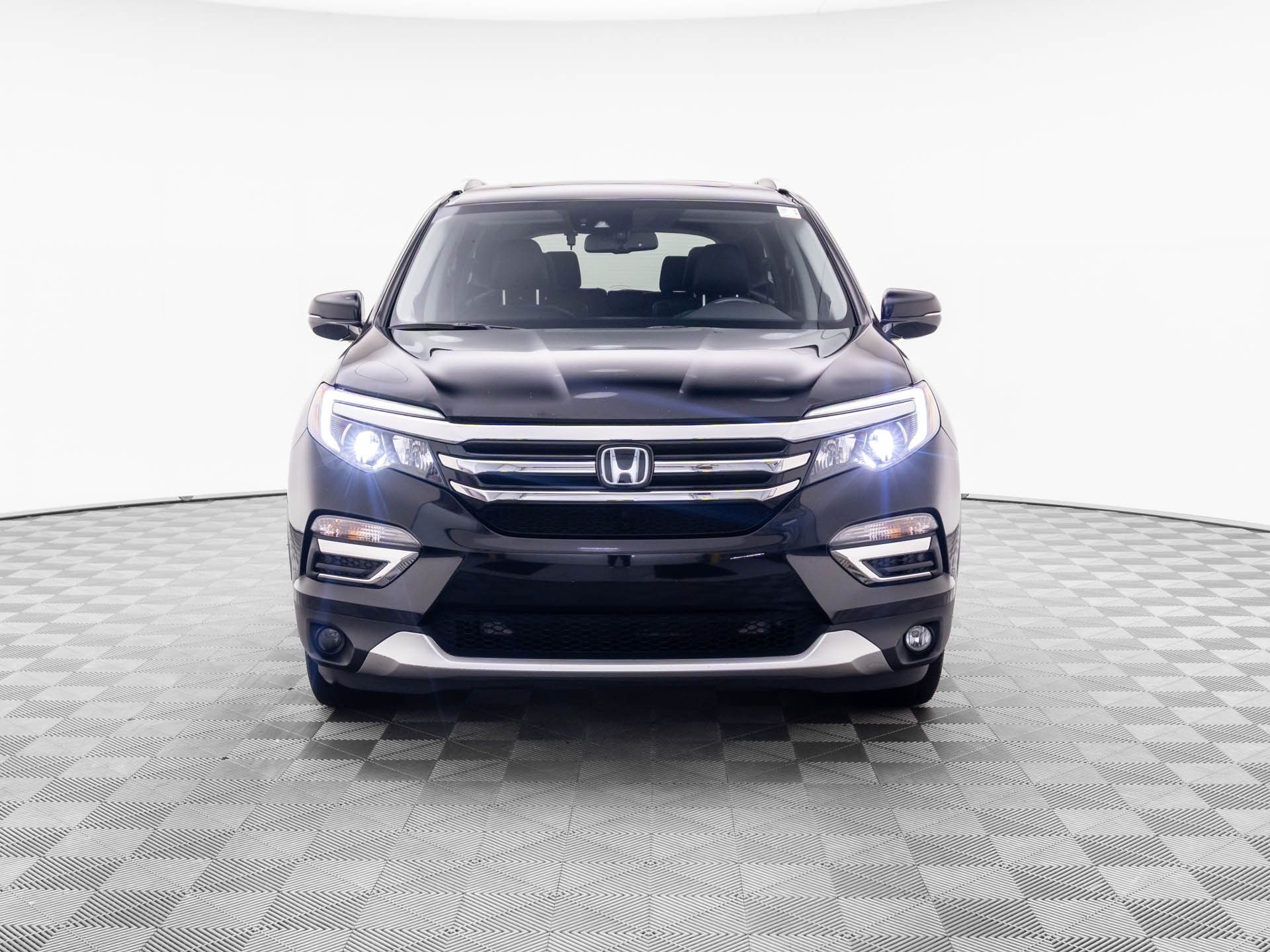 2016 Honda Pilot Elite photo