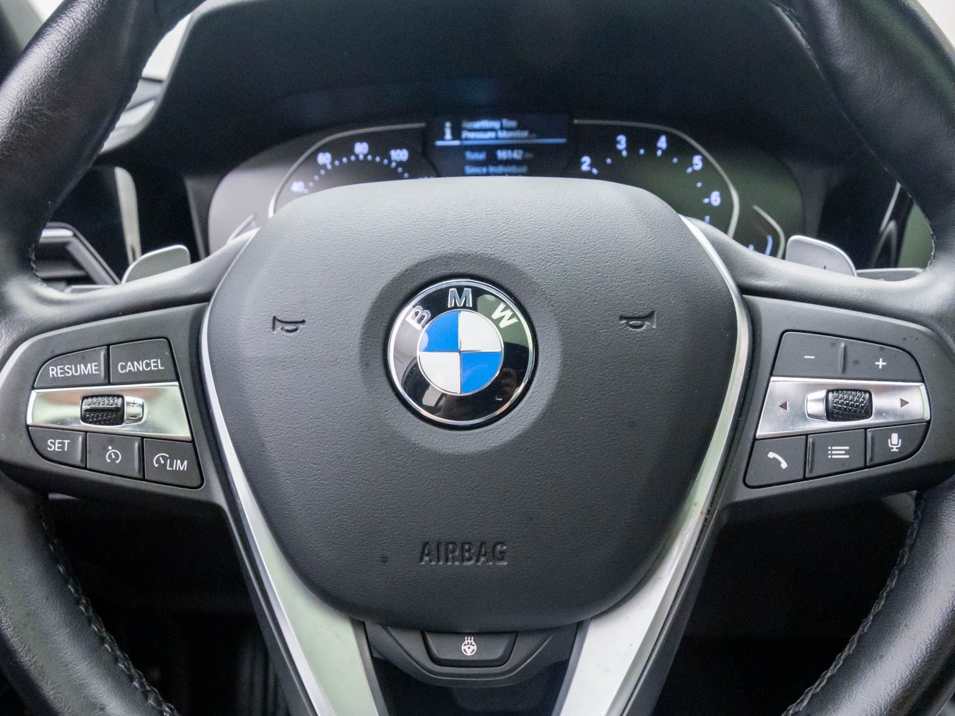 2022 BMW 3-Series 330i xDrive photo