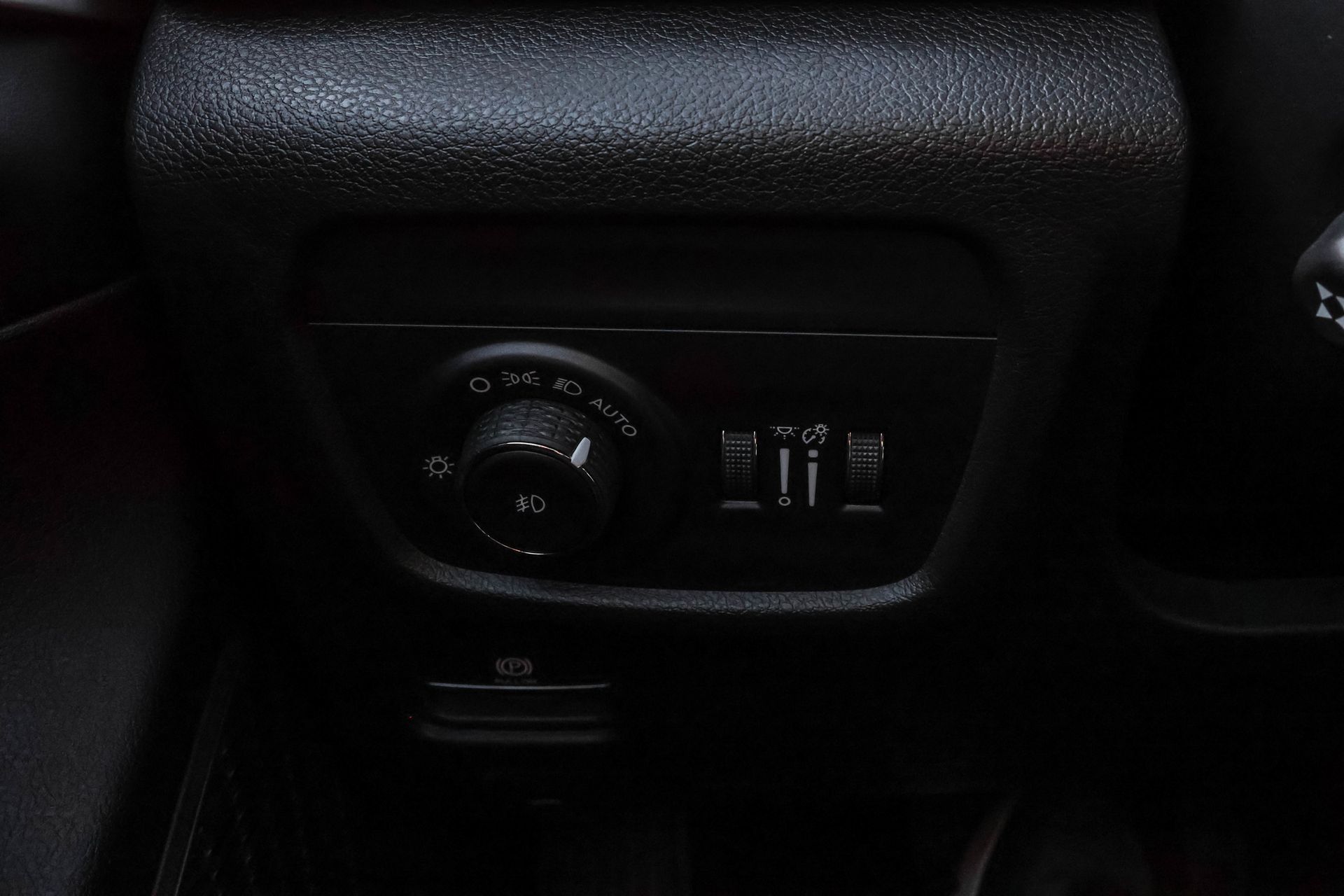 2025 JEEP GRAND CHEROKEE - Image 28