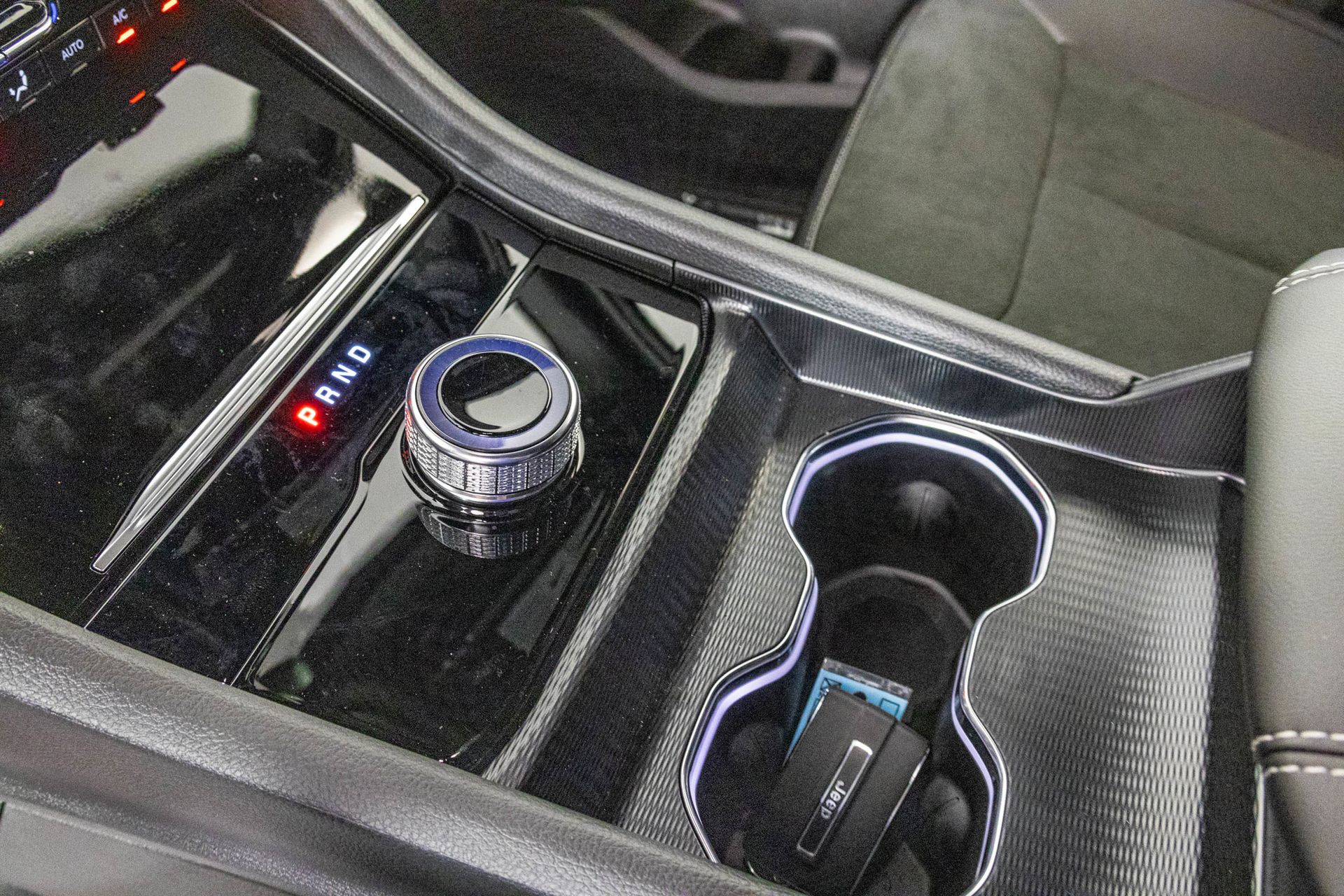 2025 JEEP GRAND CHEROKEE L - Image 23