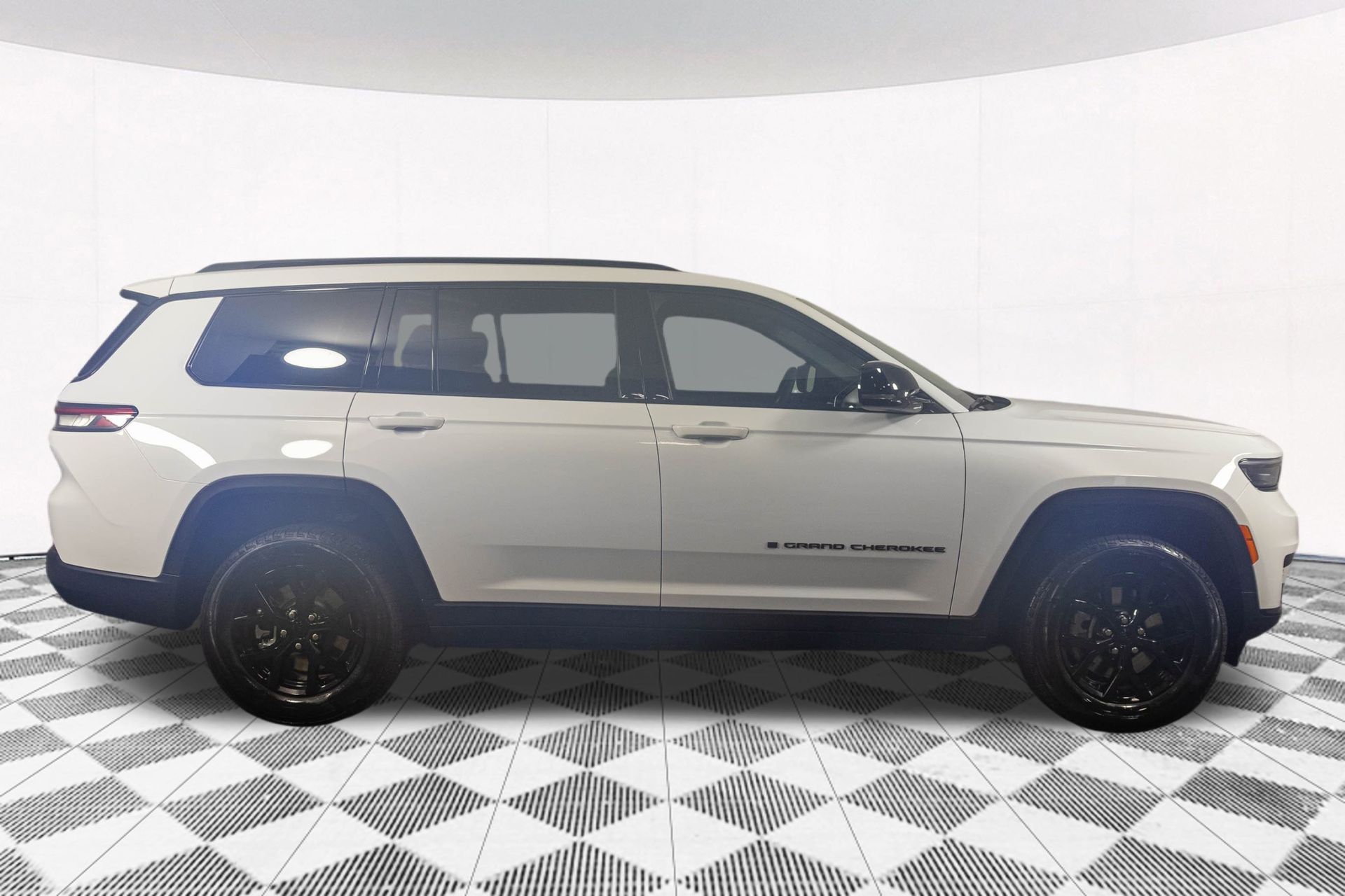 2025 JEEP GRAND CHEROKEE L - Image 5