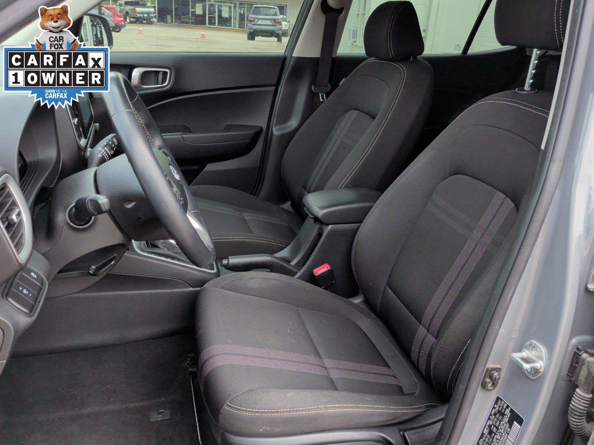 2023 Hyundai Venue SEL - 9