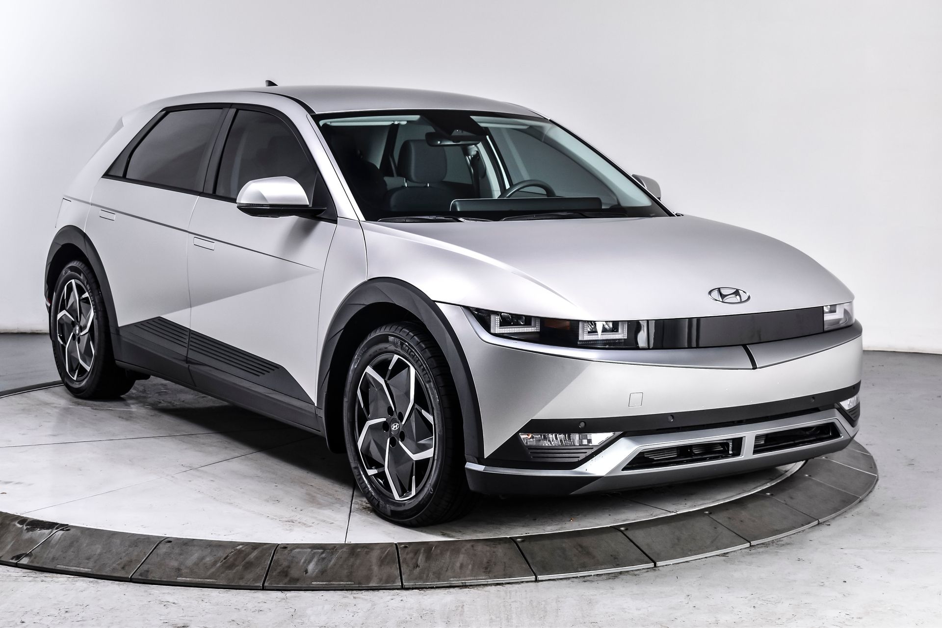 2024 Hyundai Ioniq 5 SEL AWD's photo
