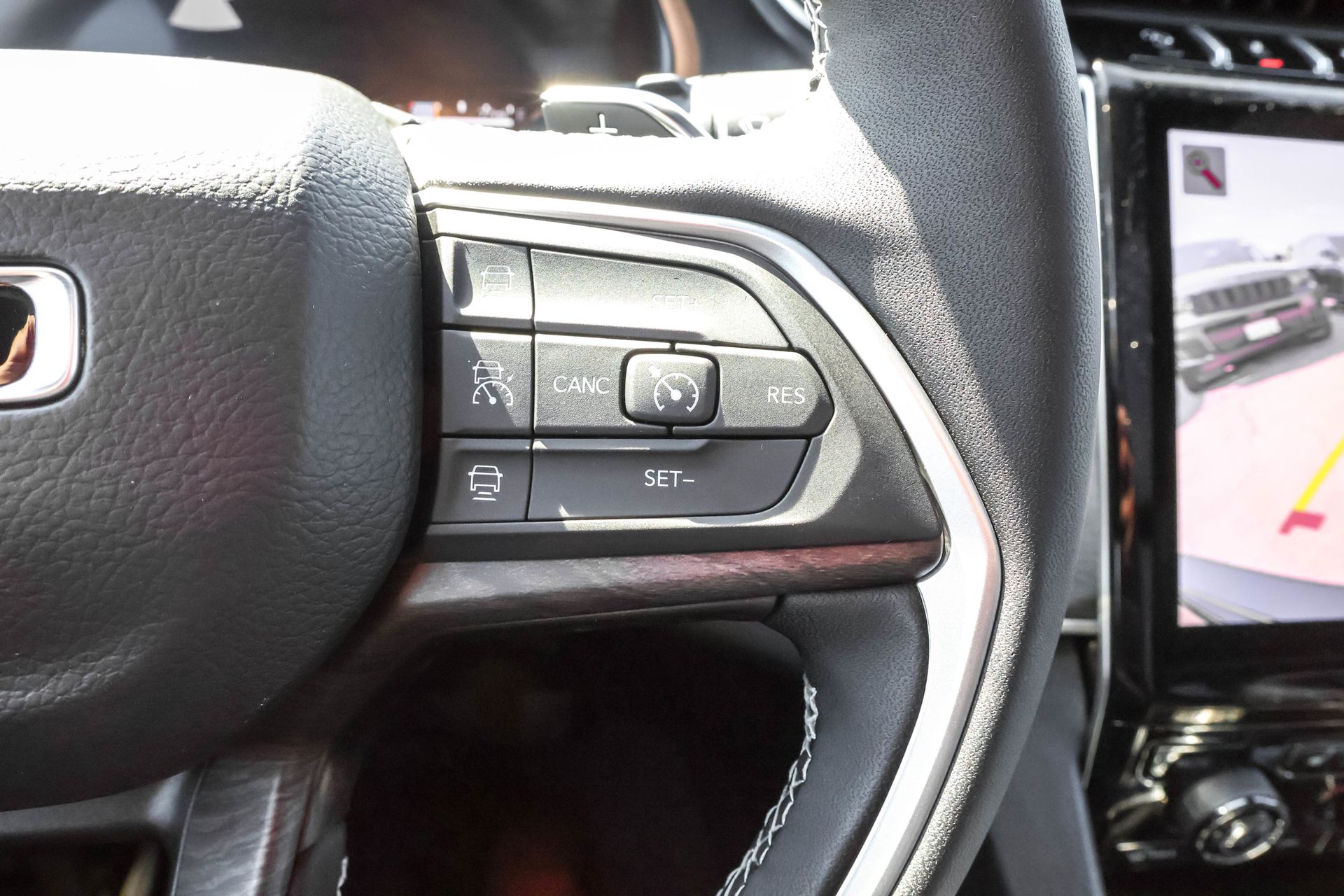 2025 JEEP GRAND CHEROKEE - Image 26